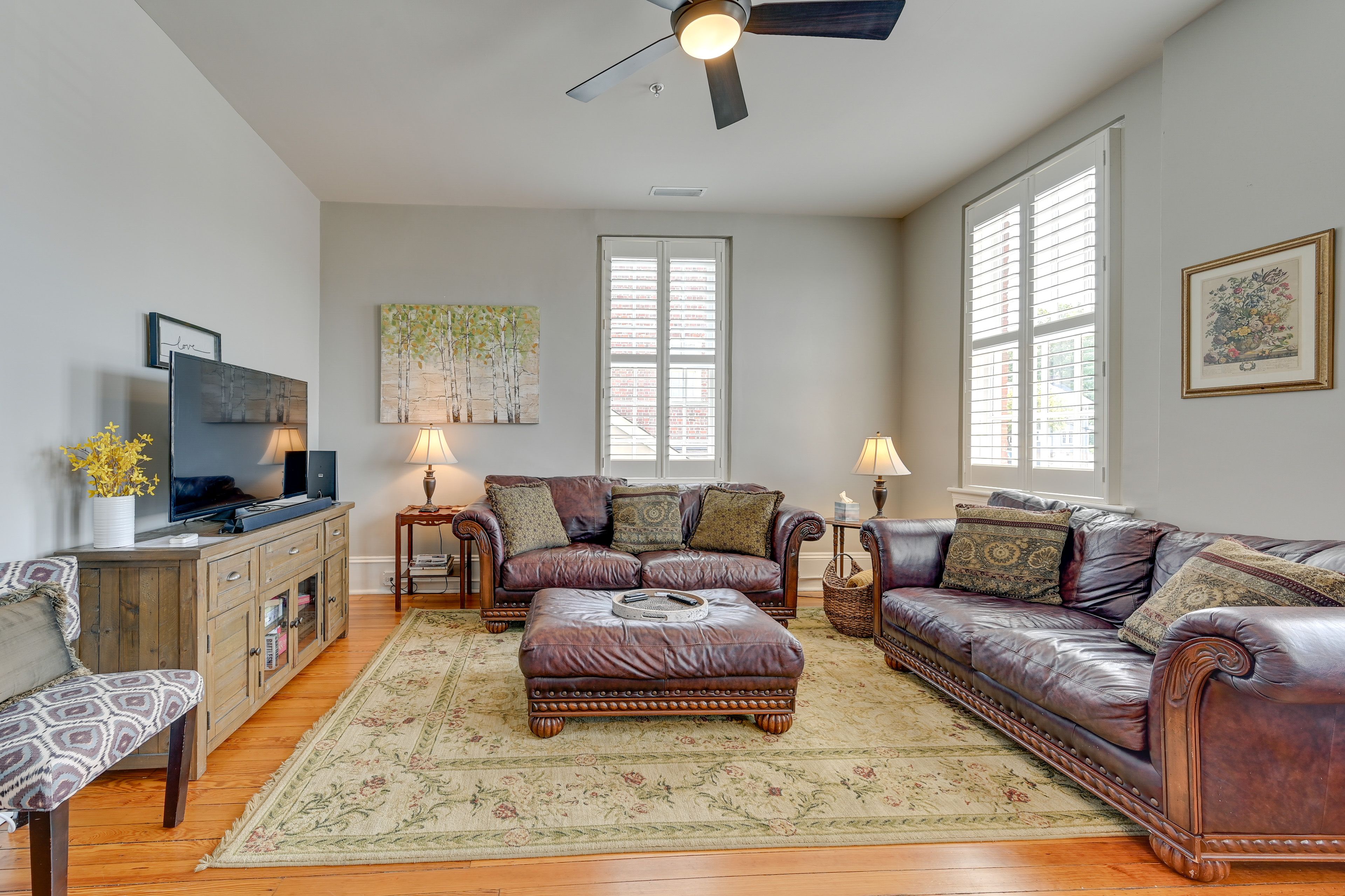 Living Room | Smart TV