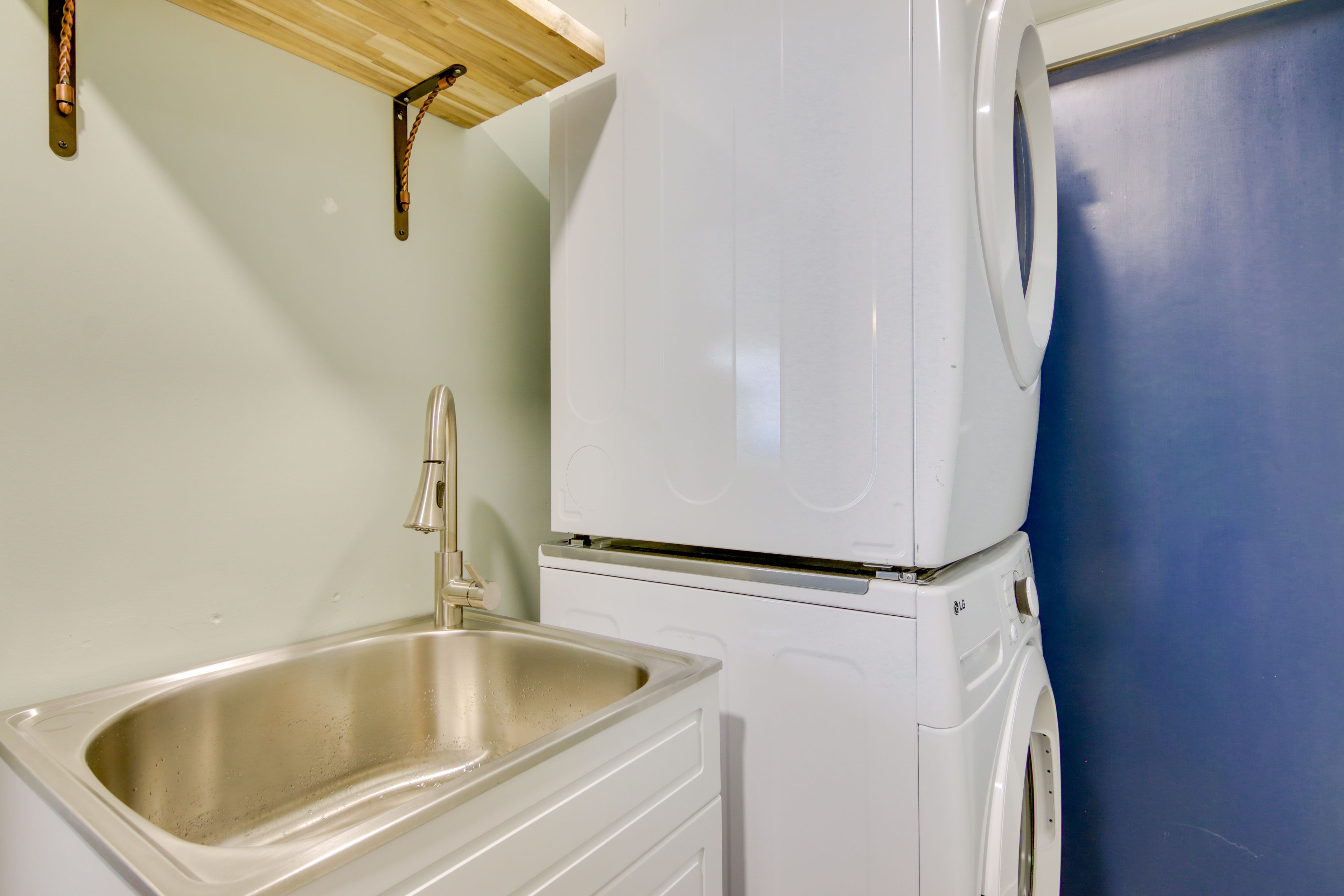 Laundry Area | Washer/Dryer