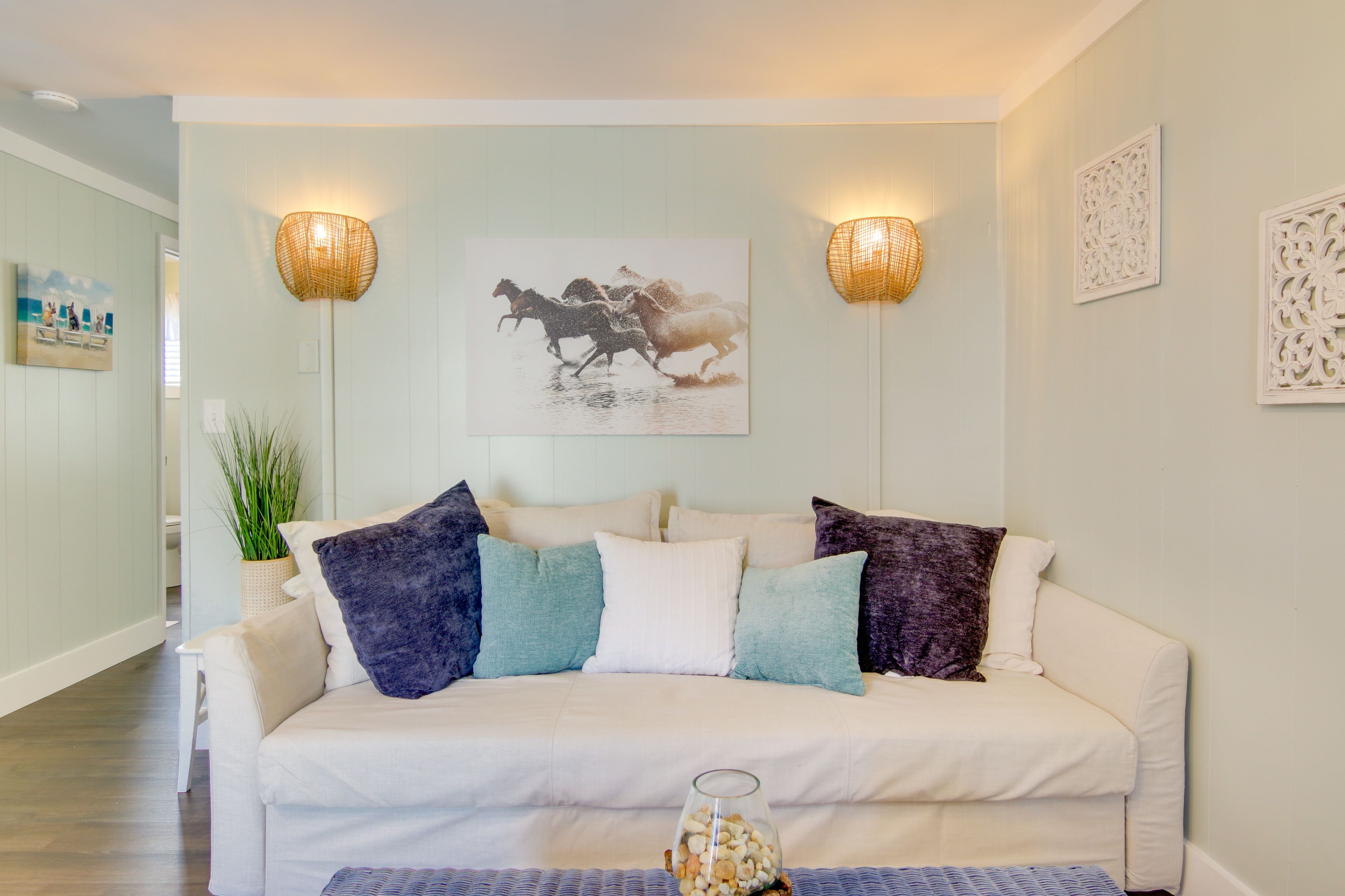 Living Room | Sleeper Sofa | Smart TV | WFH Desk