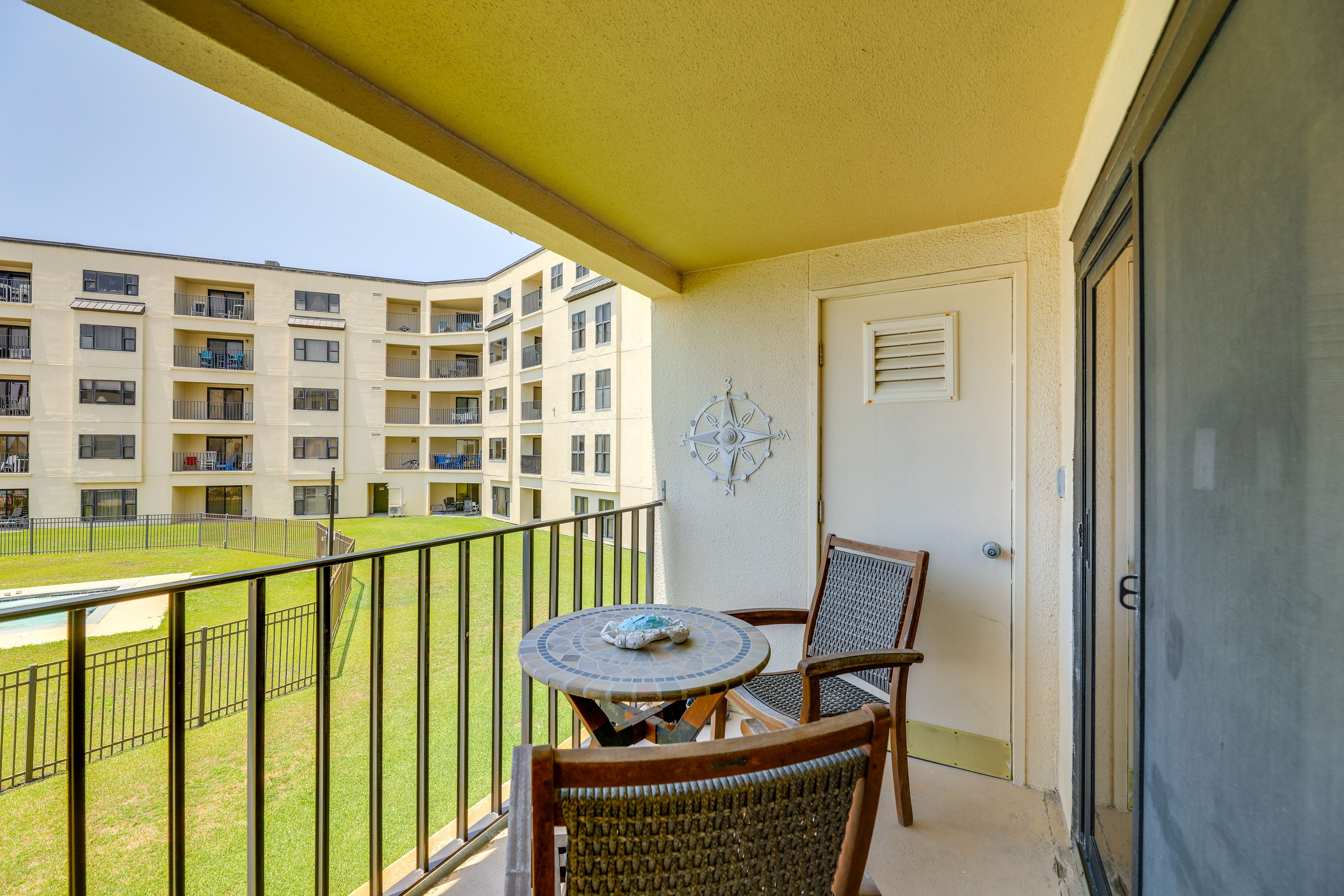 Private Lanai
