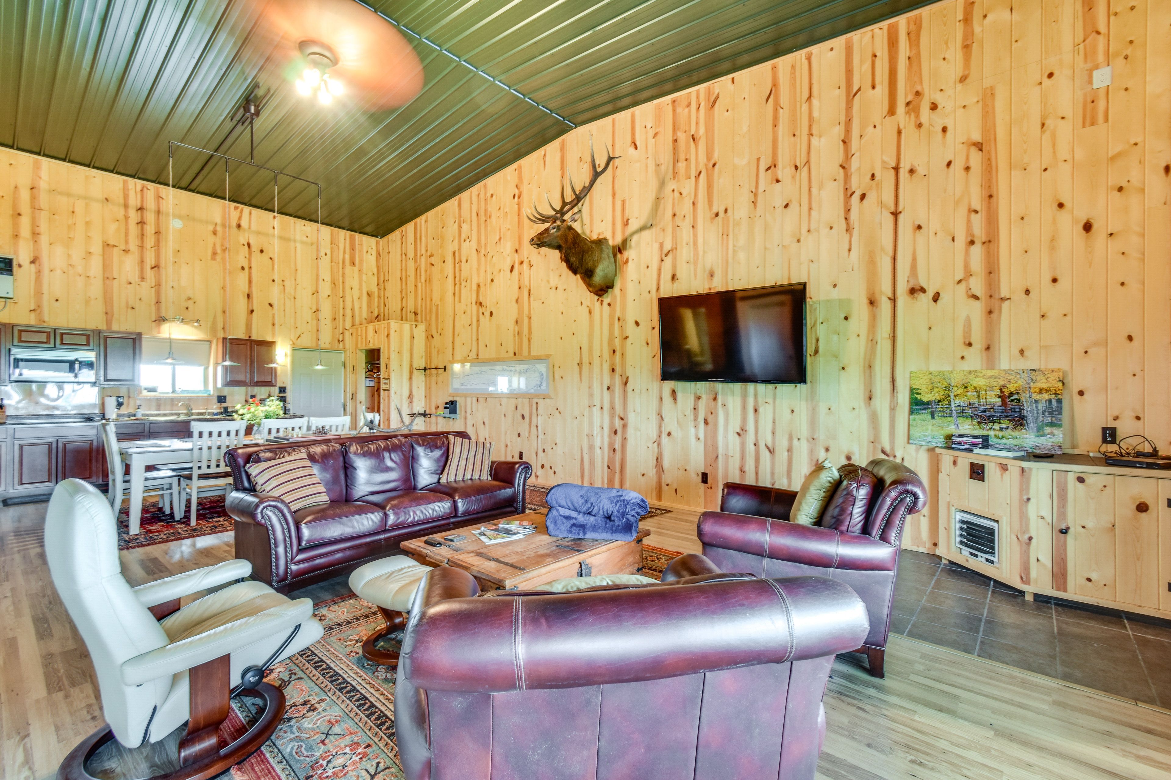Living Area | Smart TV | Free WiFi