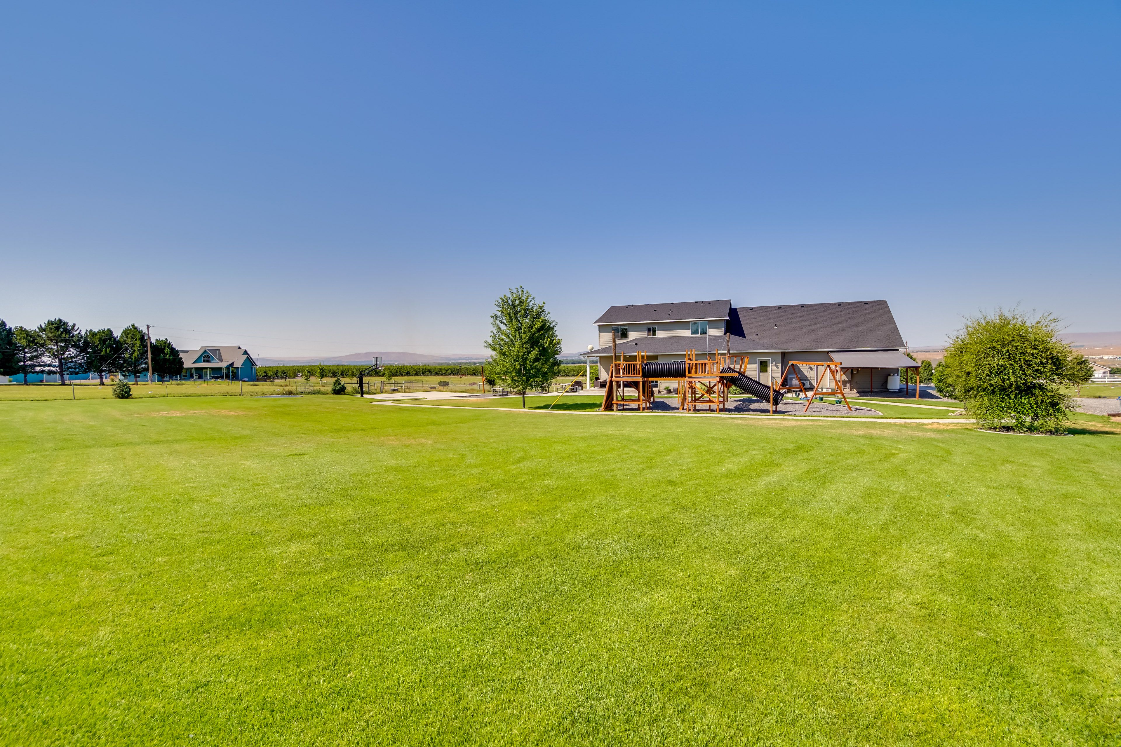 Backyard | 5 Acres of Land