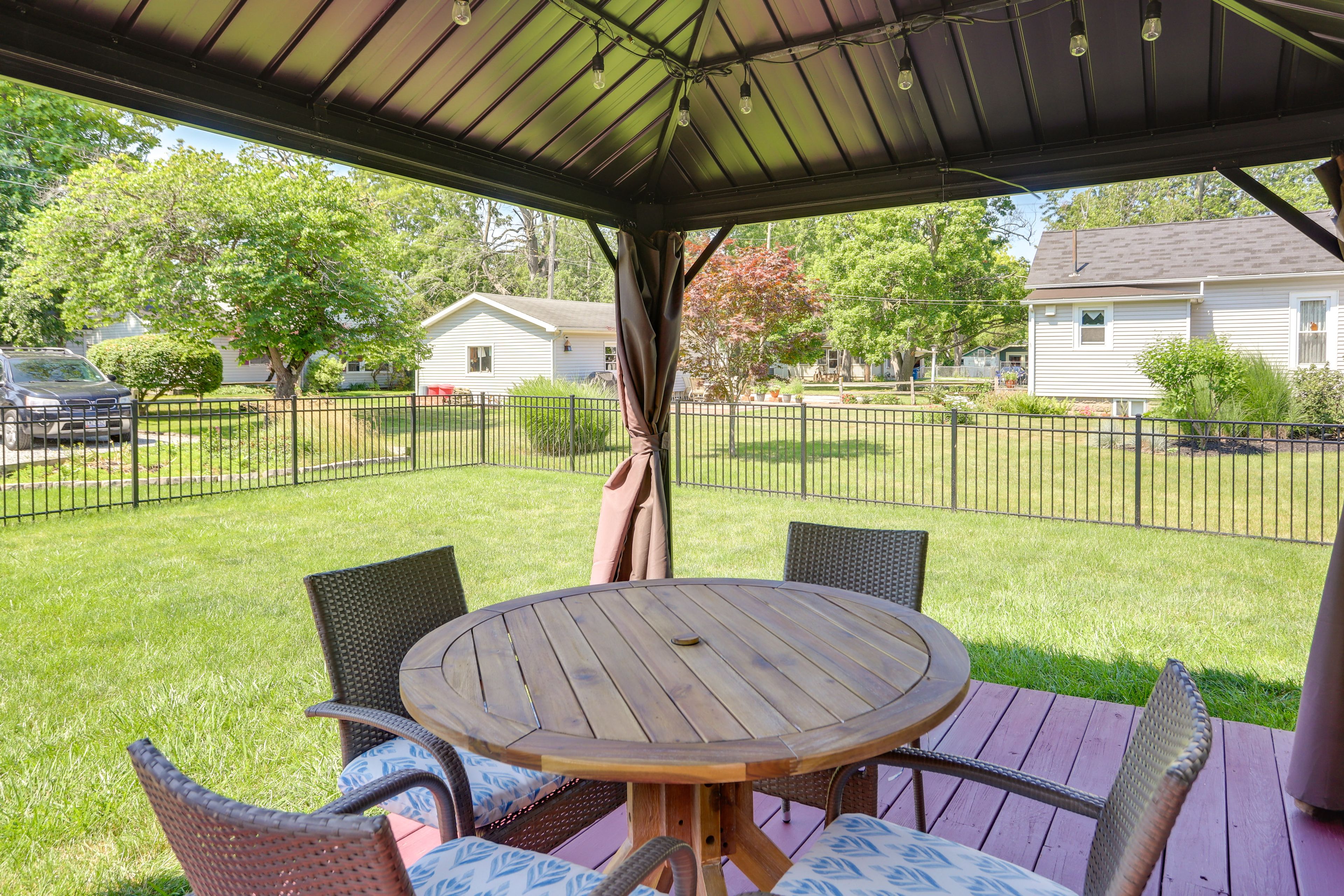 Gazebo | Outdoor Dining