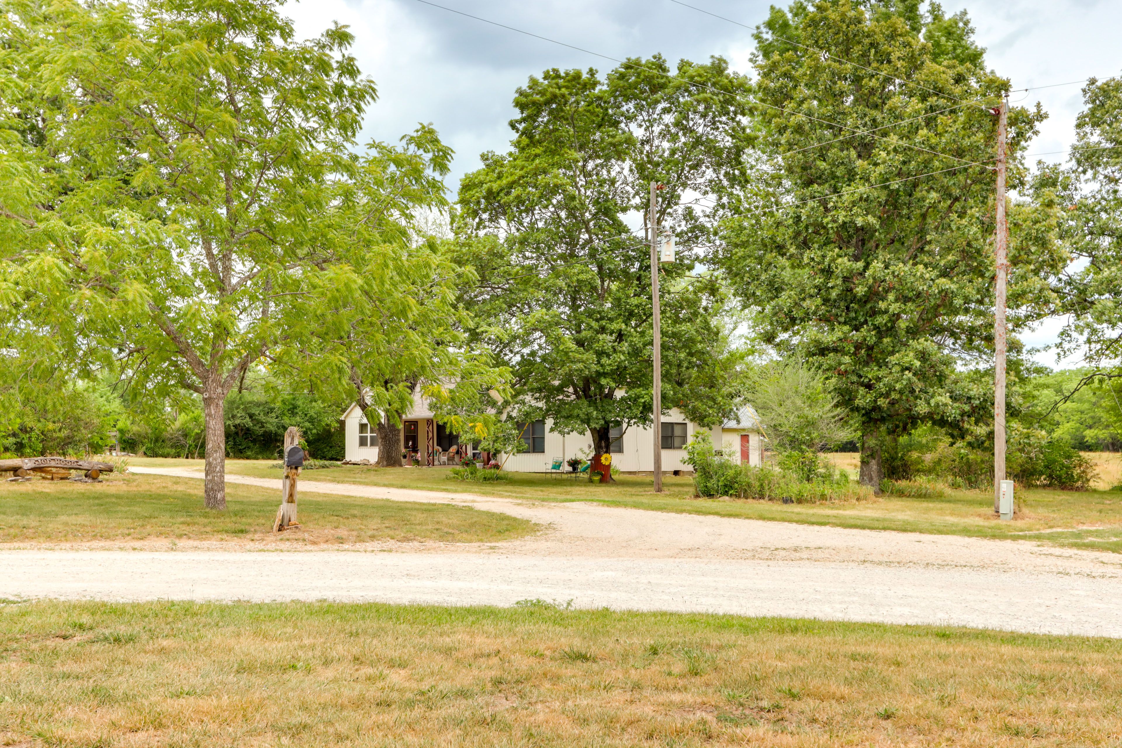 Parking | Driveway (5 Vehicles)