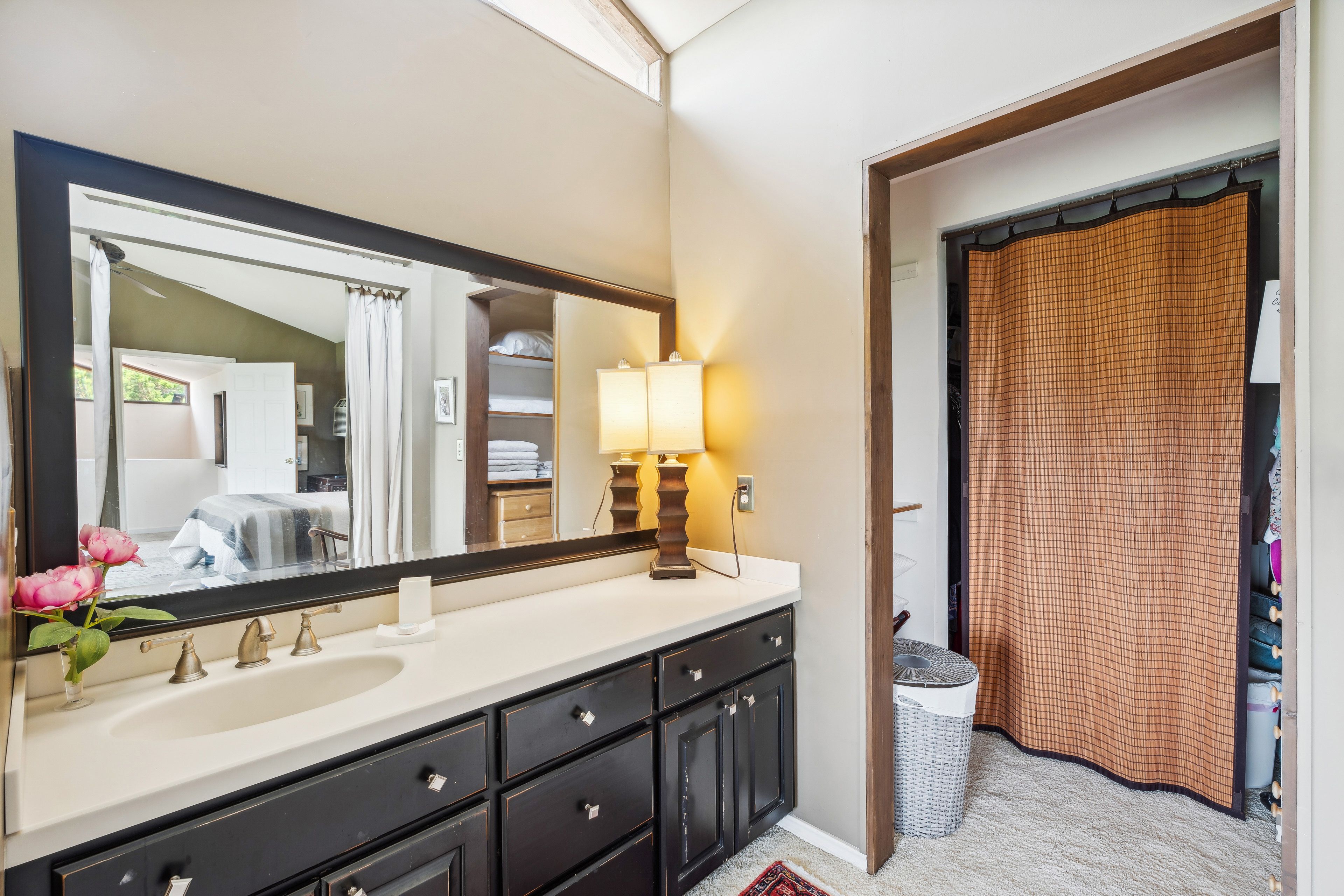 Full Bathroom | Complimentary Toiletries