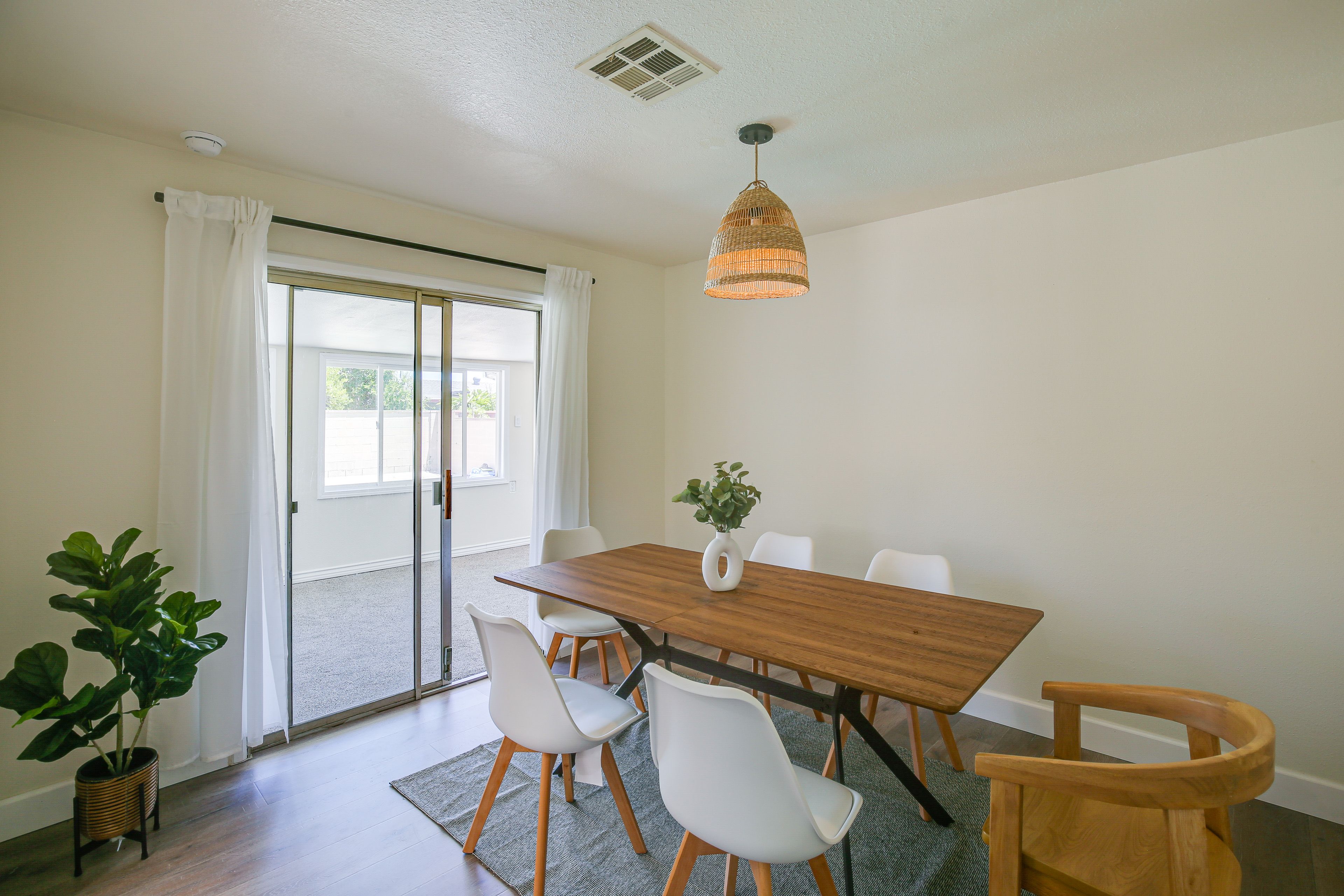 Dining Room | Dishware Provided | High Chair