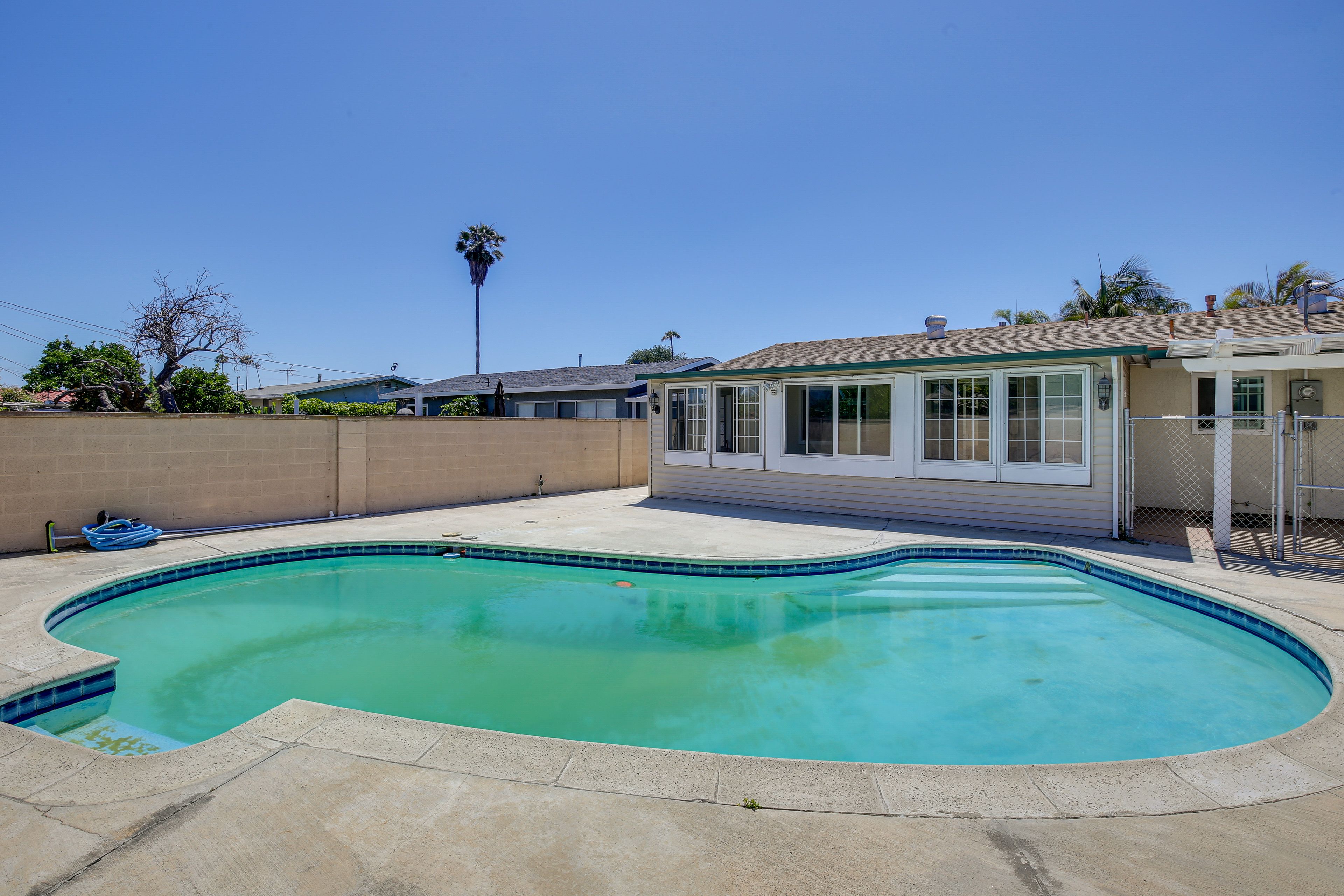 Pool Area | Depth (2'-10')