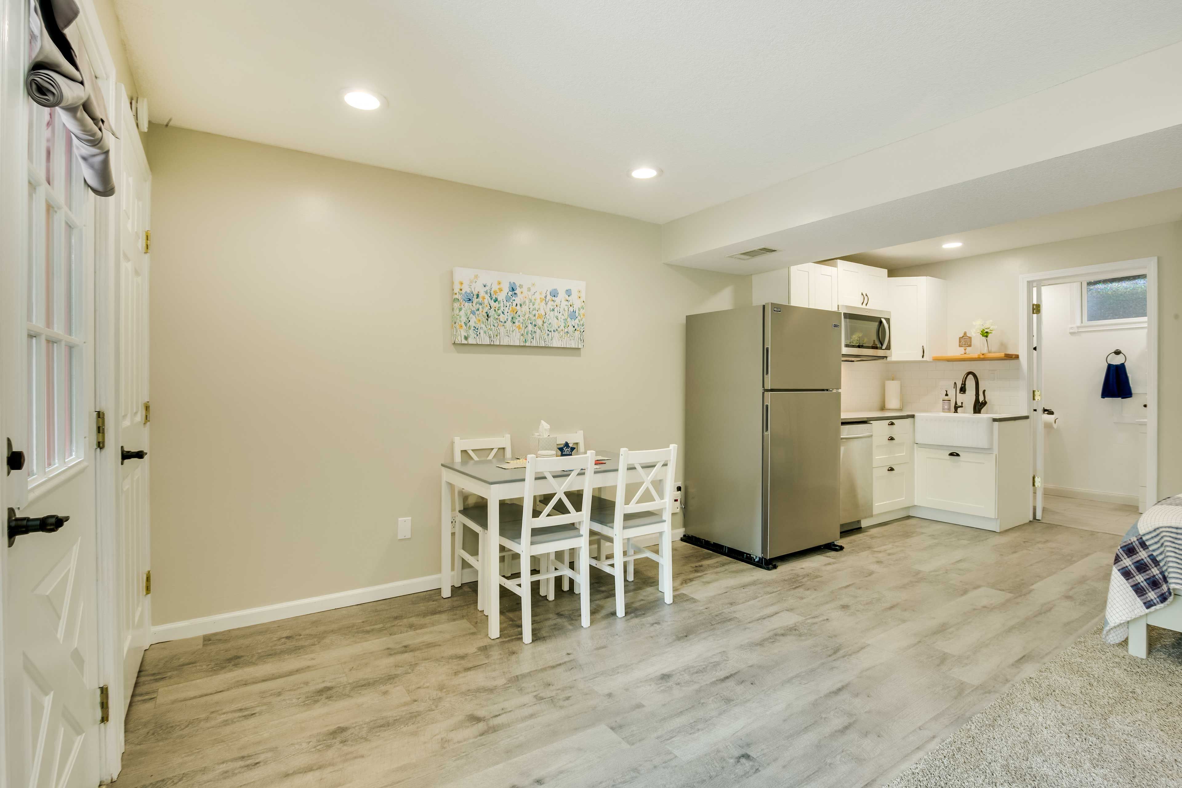 Dining Area | Kitchenette | Cooking Basics | Coffee Maker