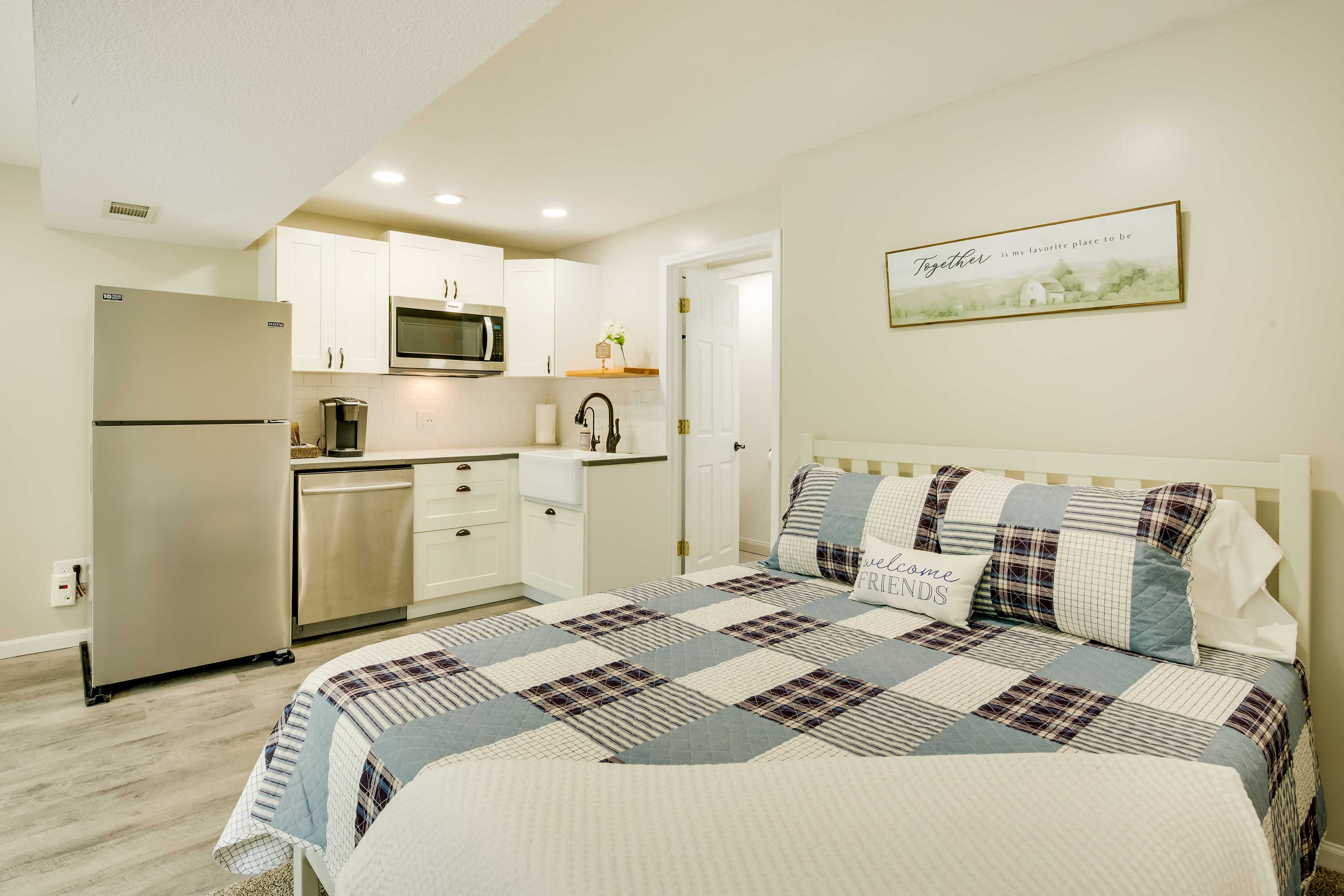 Studio | Queen Bed | Linens Provided | Central A/C