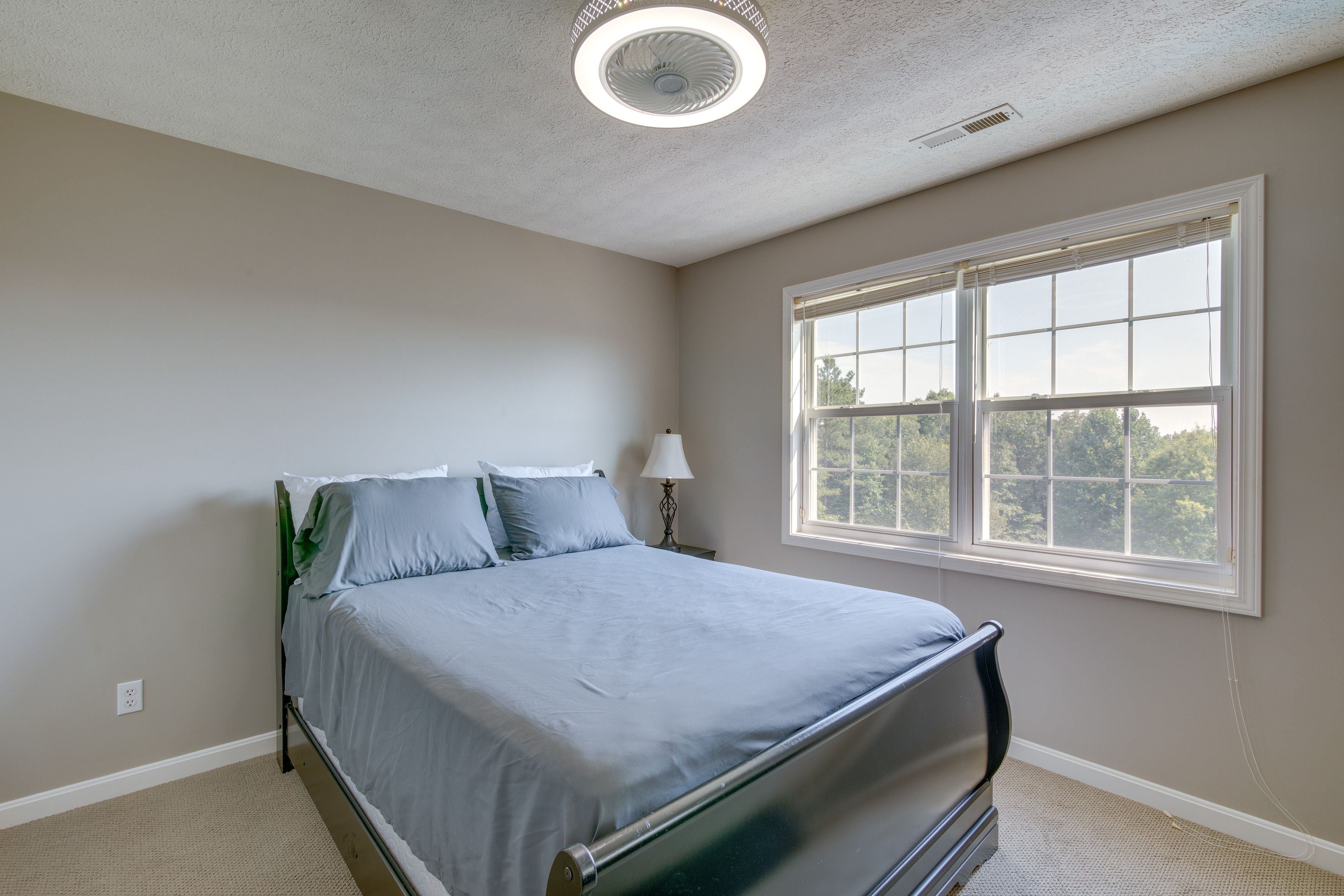 Bedroom 3 | Queen Bed