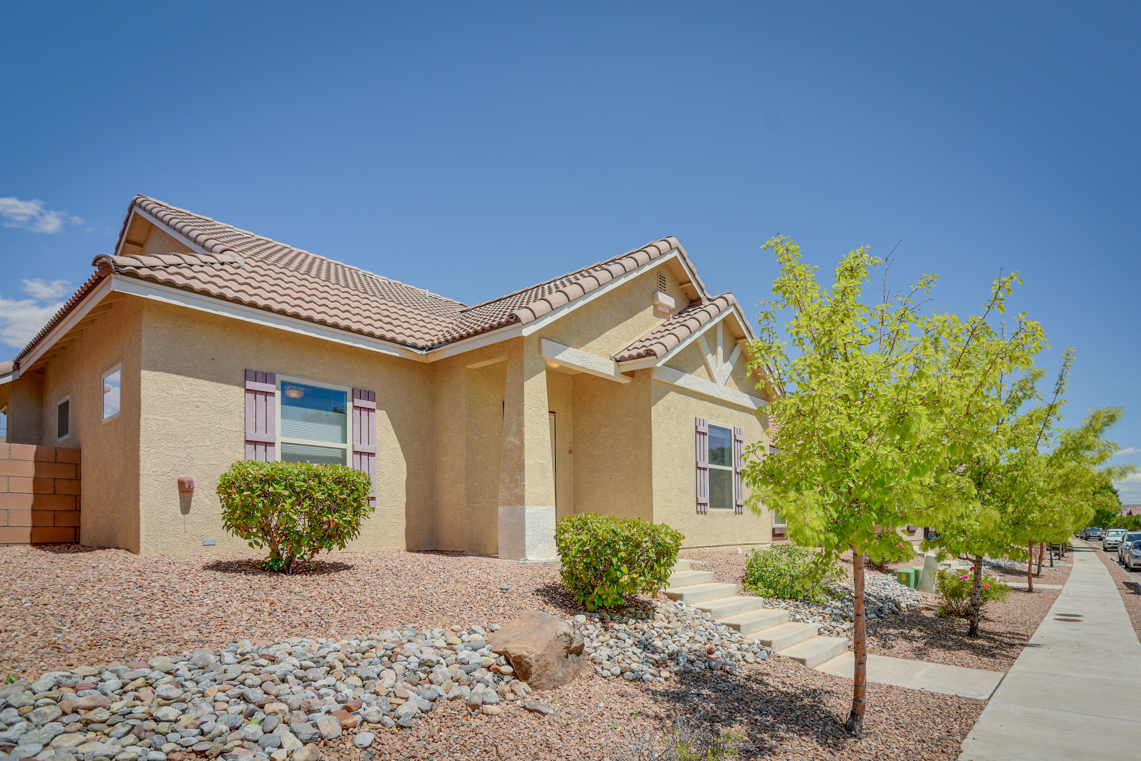 Bernalillo Vacation Rental | 2BR | 2BA | 1,250 Sq Ft | Stairs Required