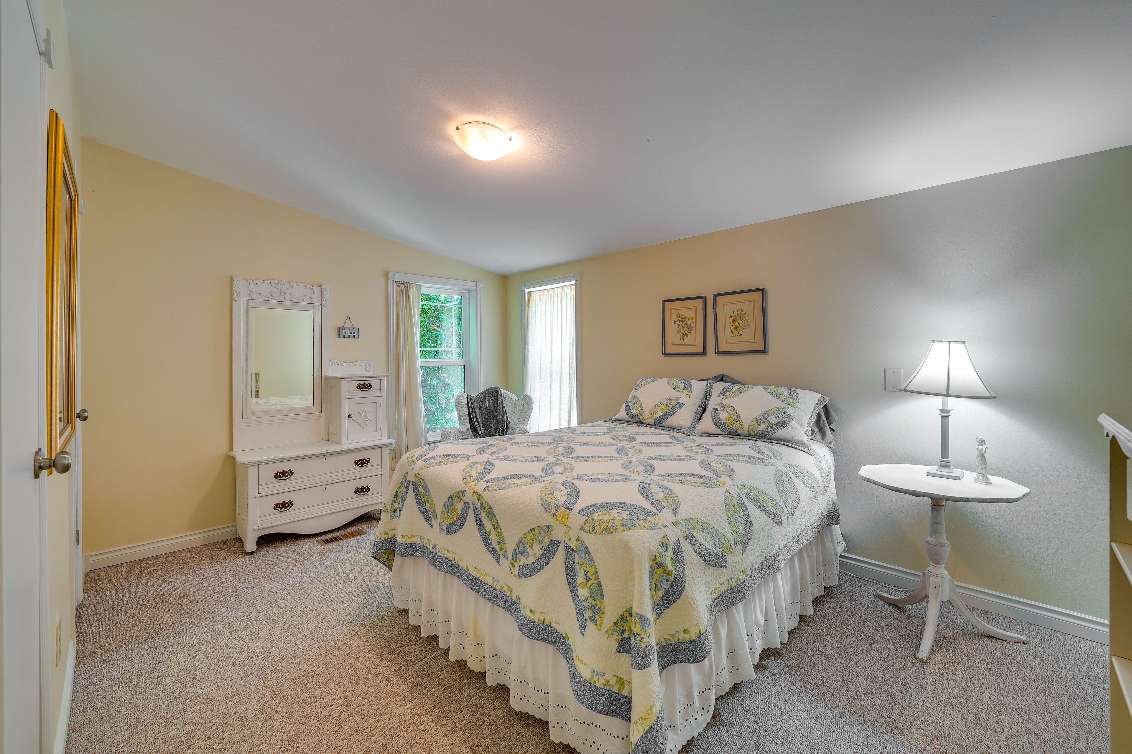 Bedroom 3 | Queen Bed