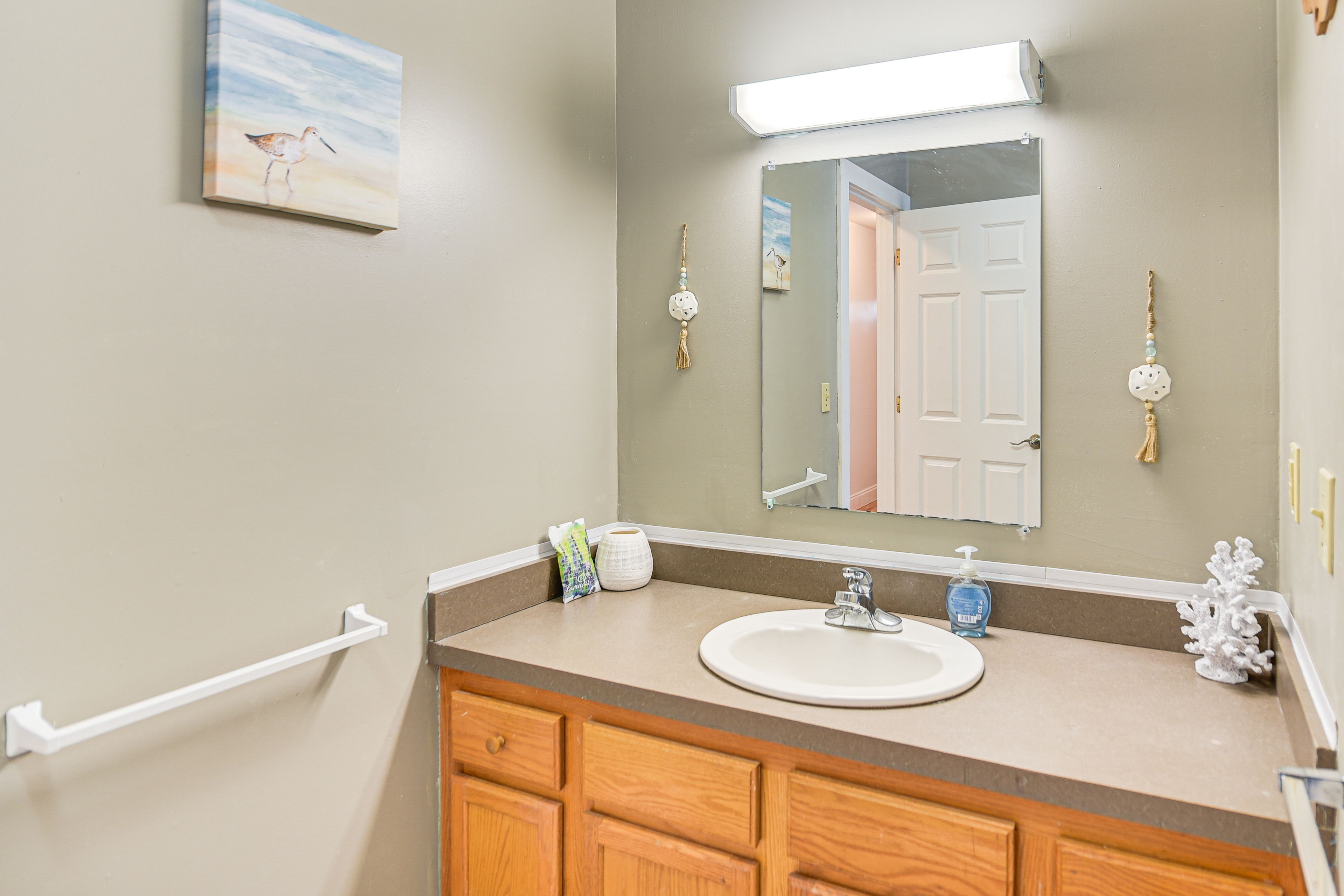 Full Bathroom | Shower/Tub Combo
