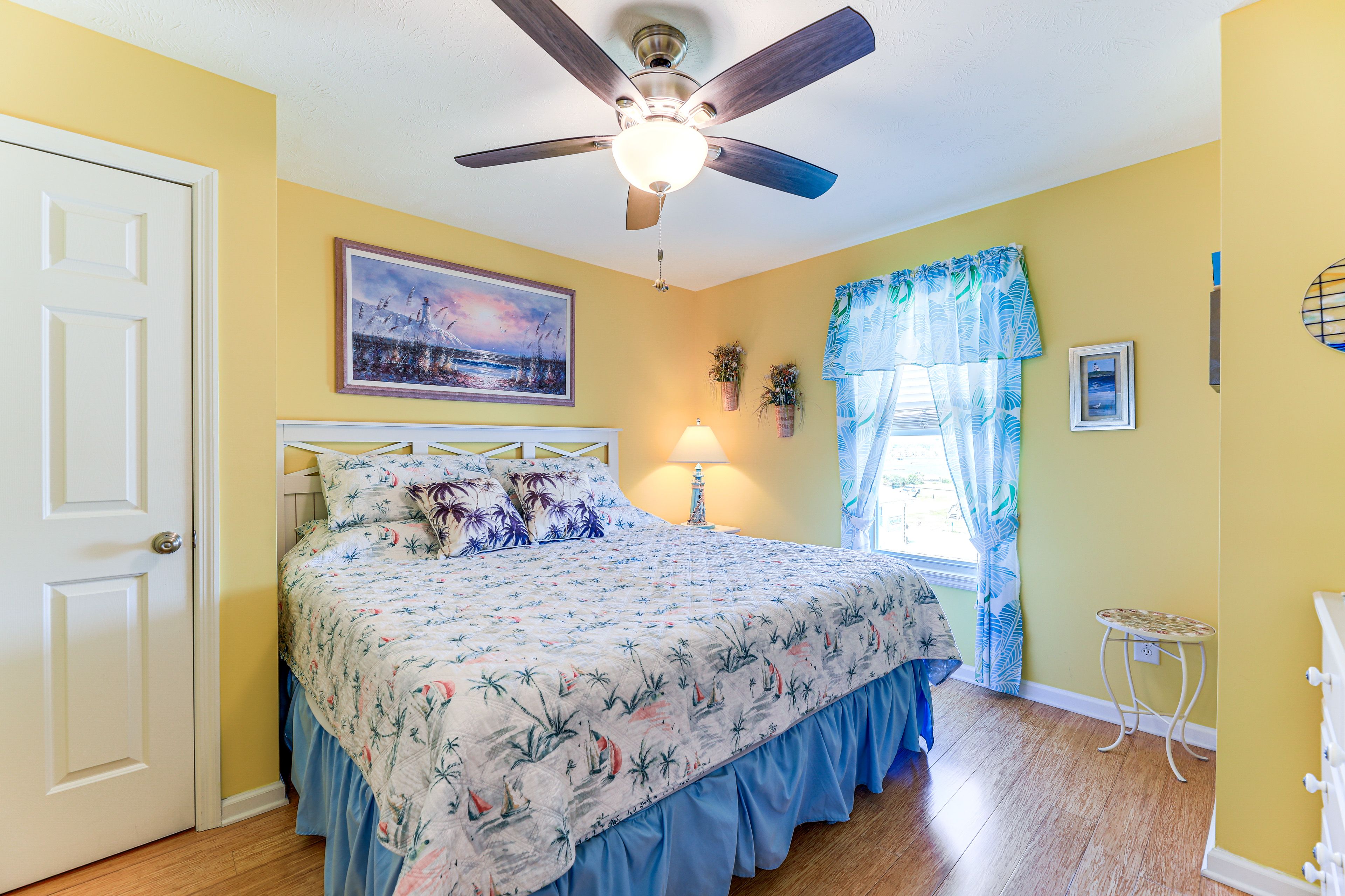 Bedroom 1 | King Bed | Smart TV | Linens Provided