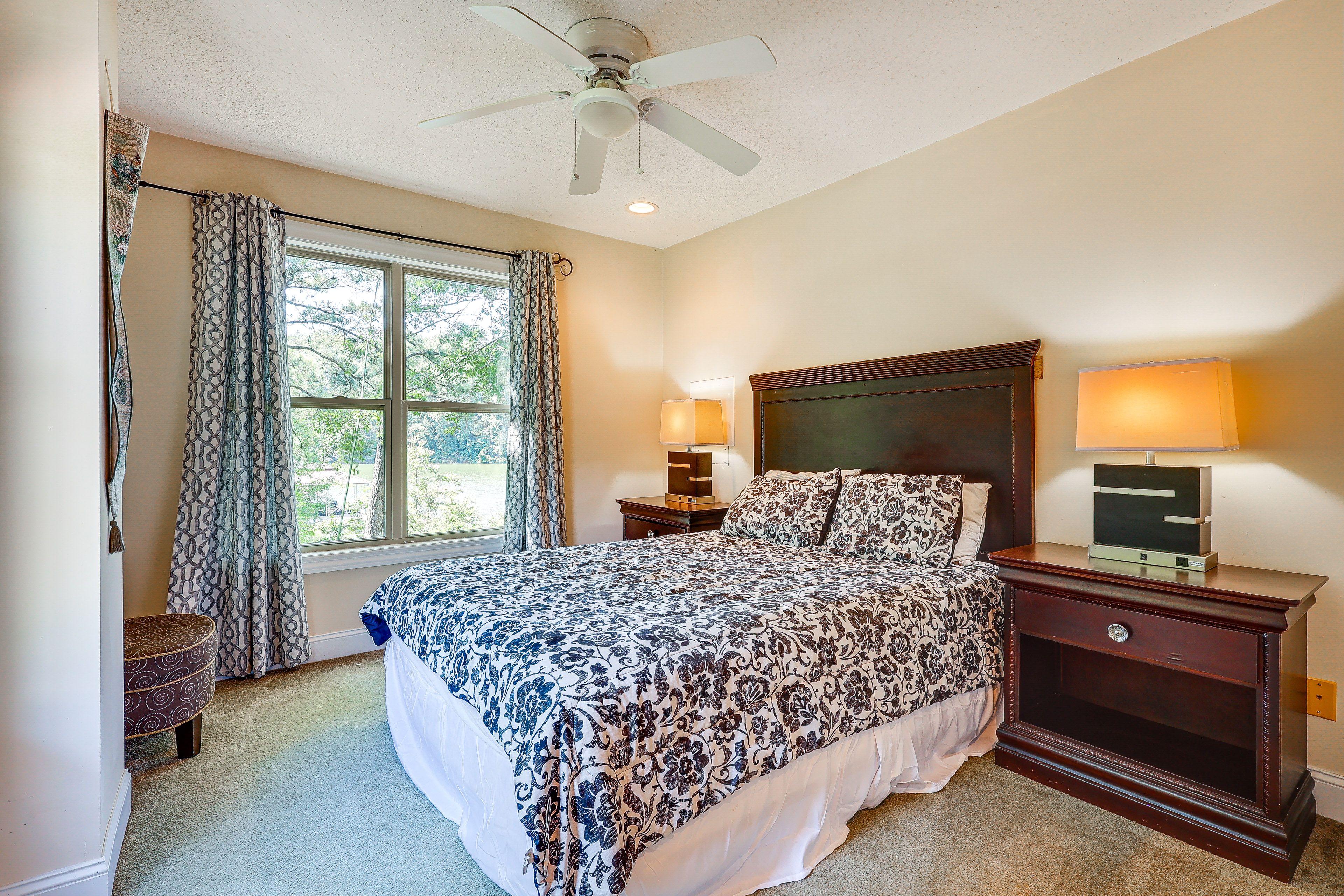 Bedroom 1 | Queen Bed | Linens Provided