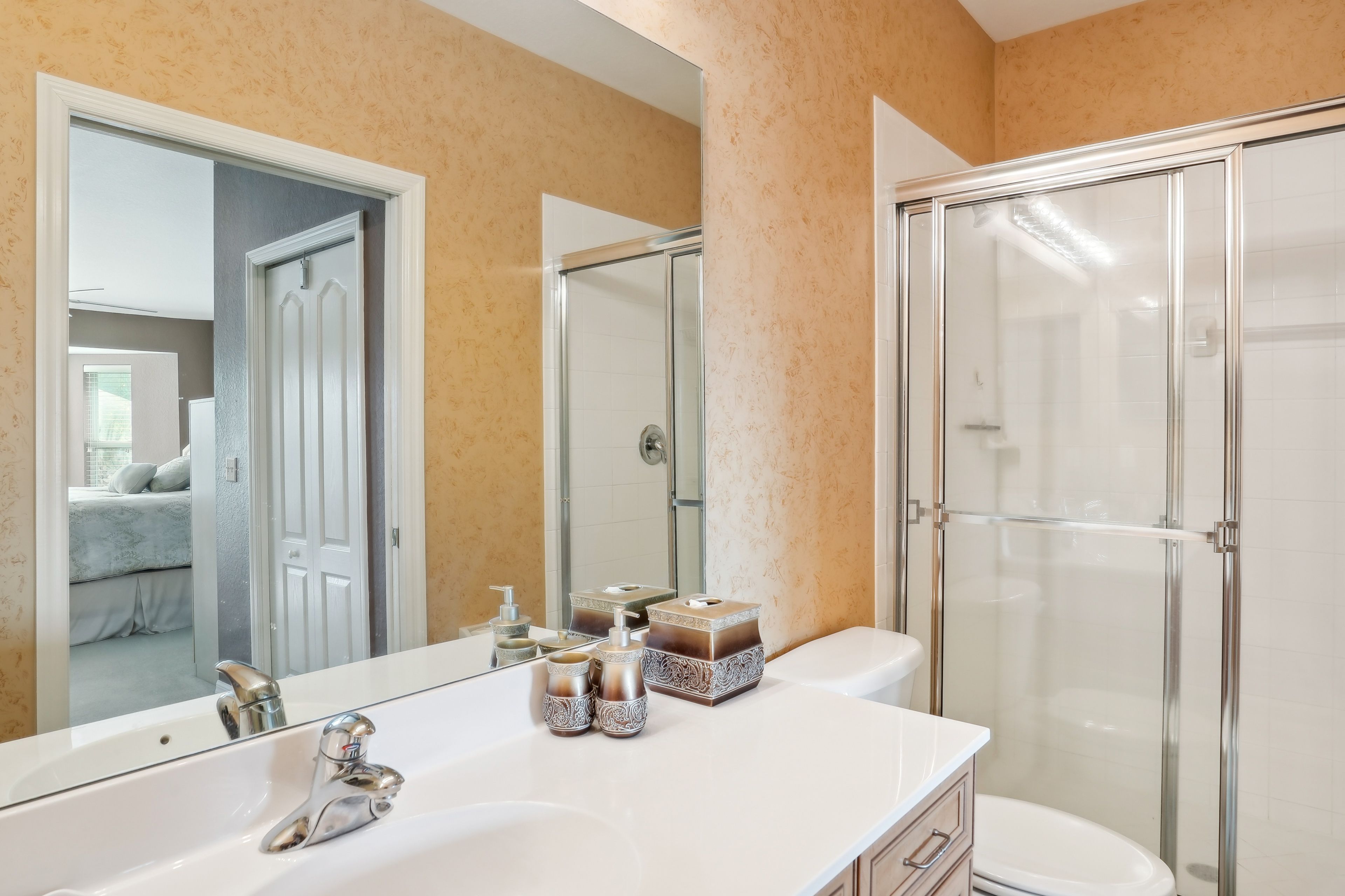 Bathroom | Complimentary Toiletries | Towels Provided