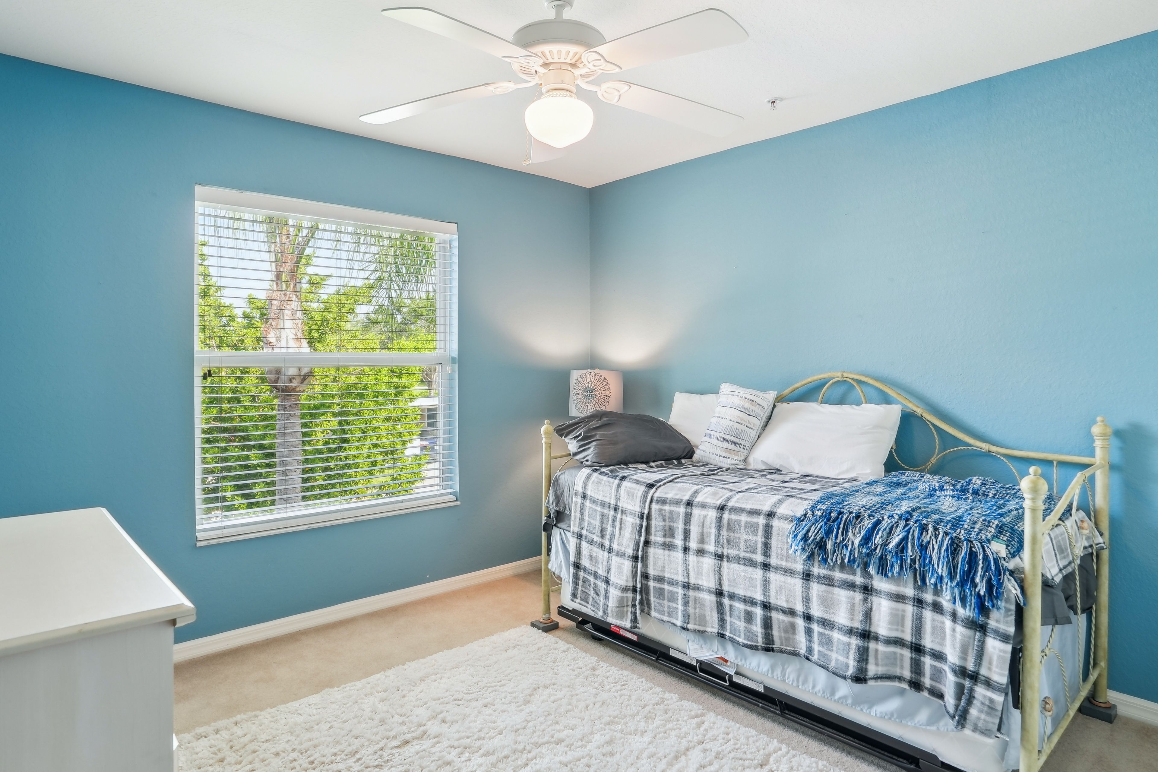 Bedroom 2 | Twin Bed w/ Twin Trundle