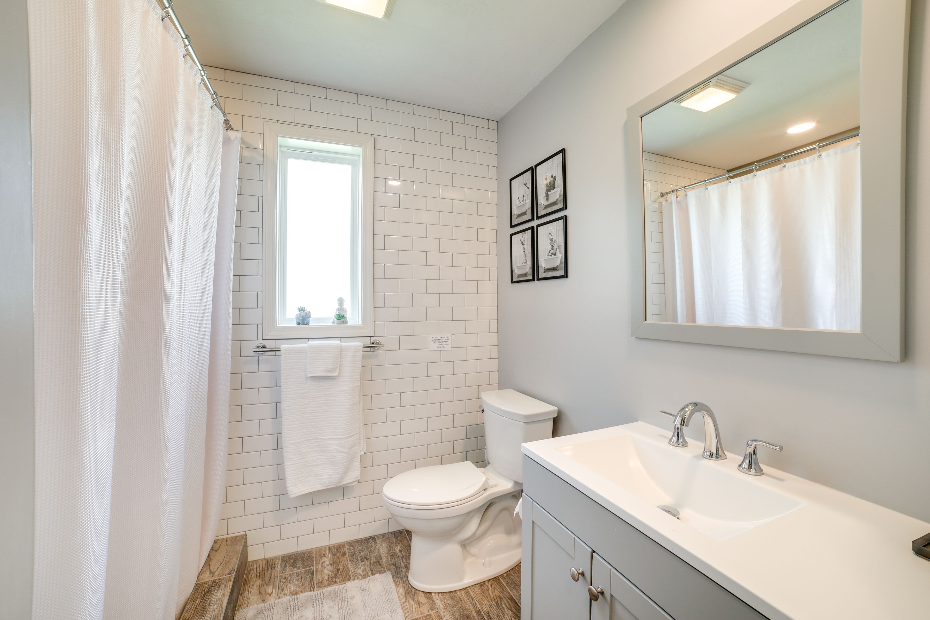 Bathroom | Complimentary Toiletries | Towels Provided