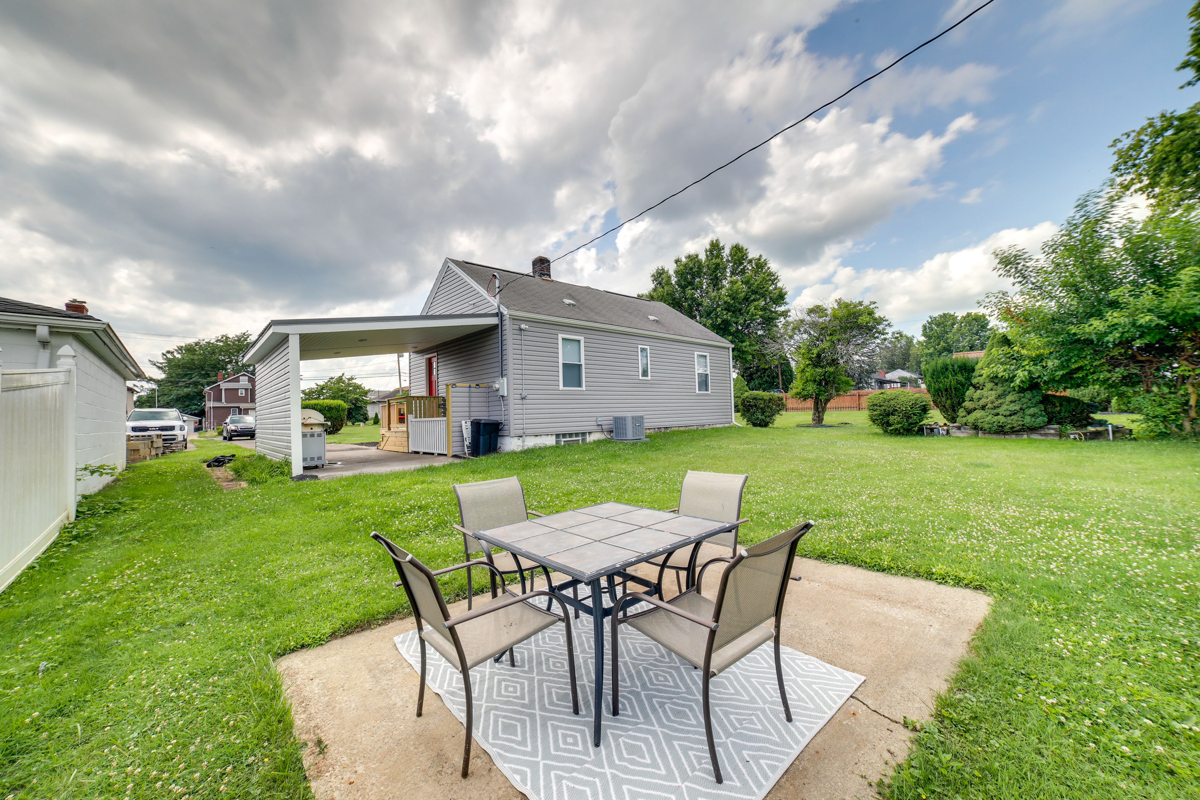 Private Patio & Yard | Dining Area