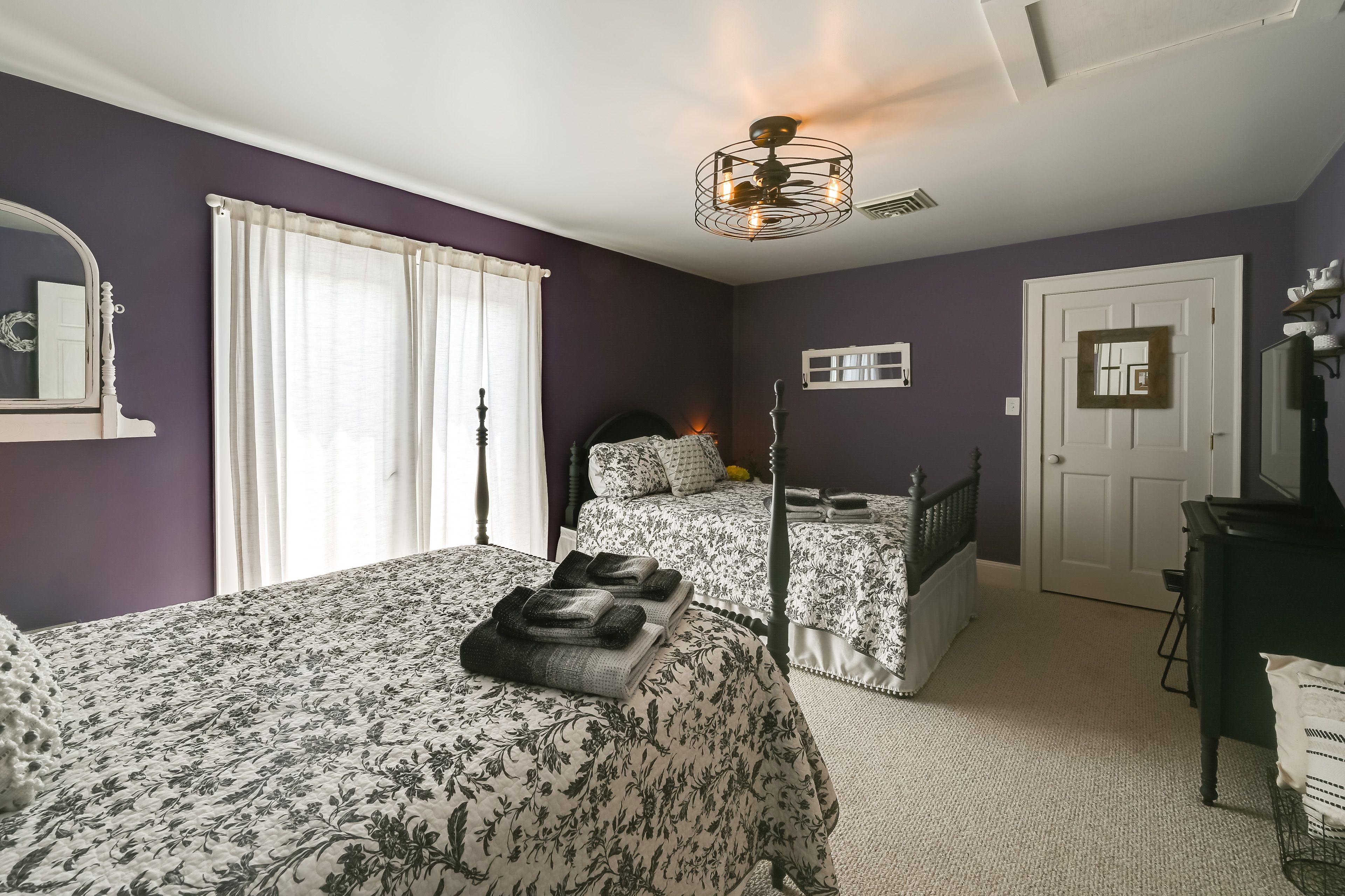 Bedroom 3 | 2 Queen Beds | Smart TV