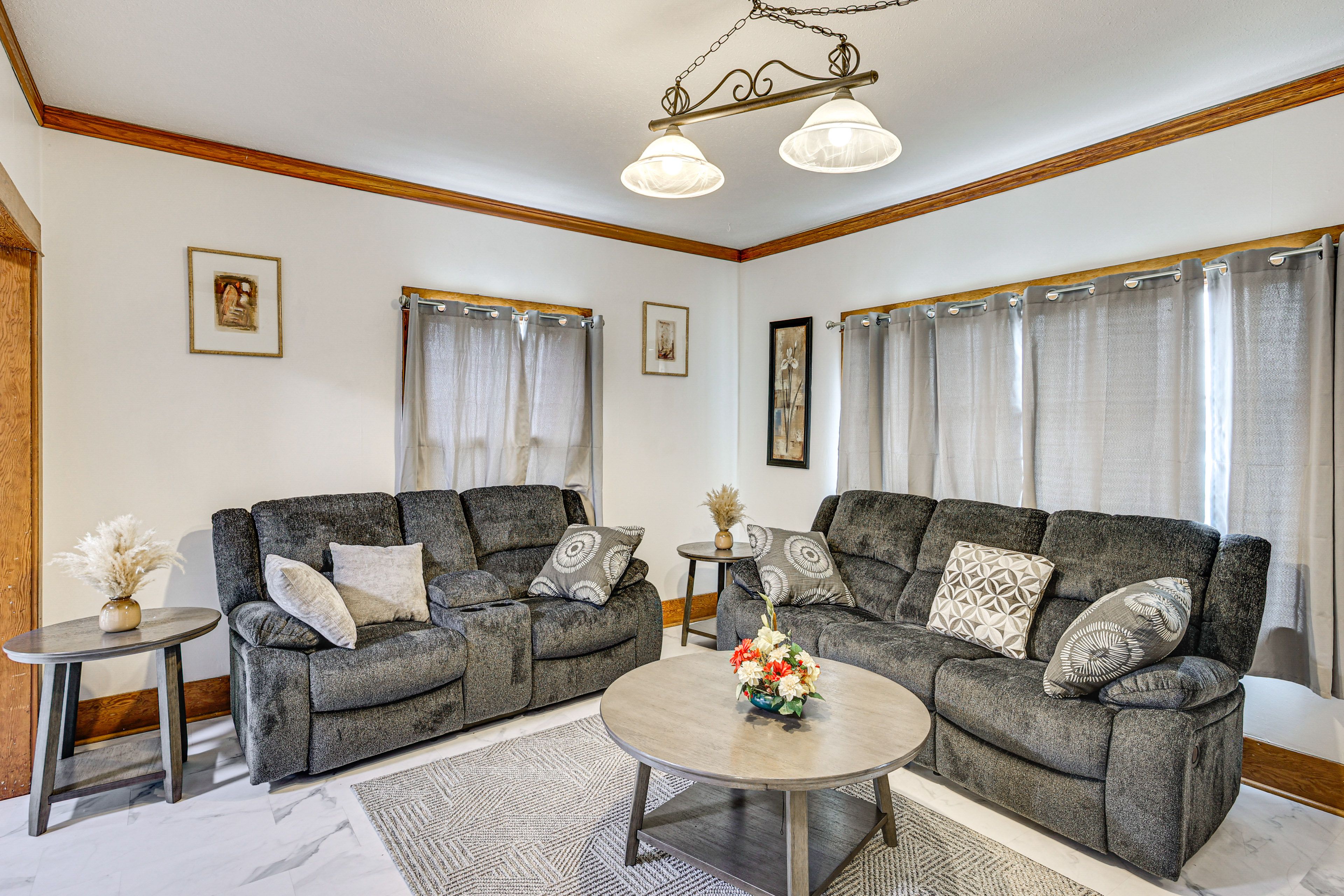 Living Room | Smart TV | Free WiFi | 1st Floor