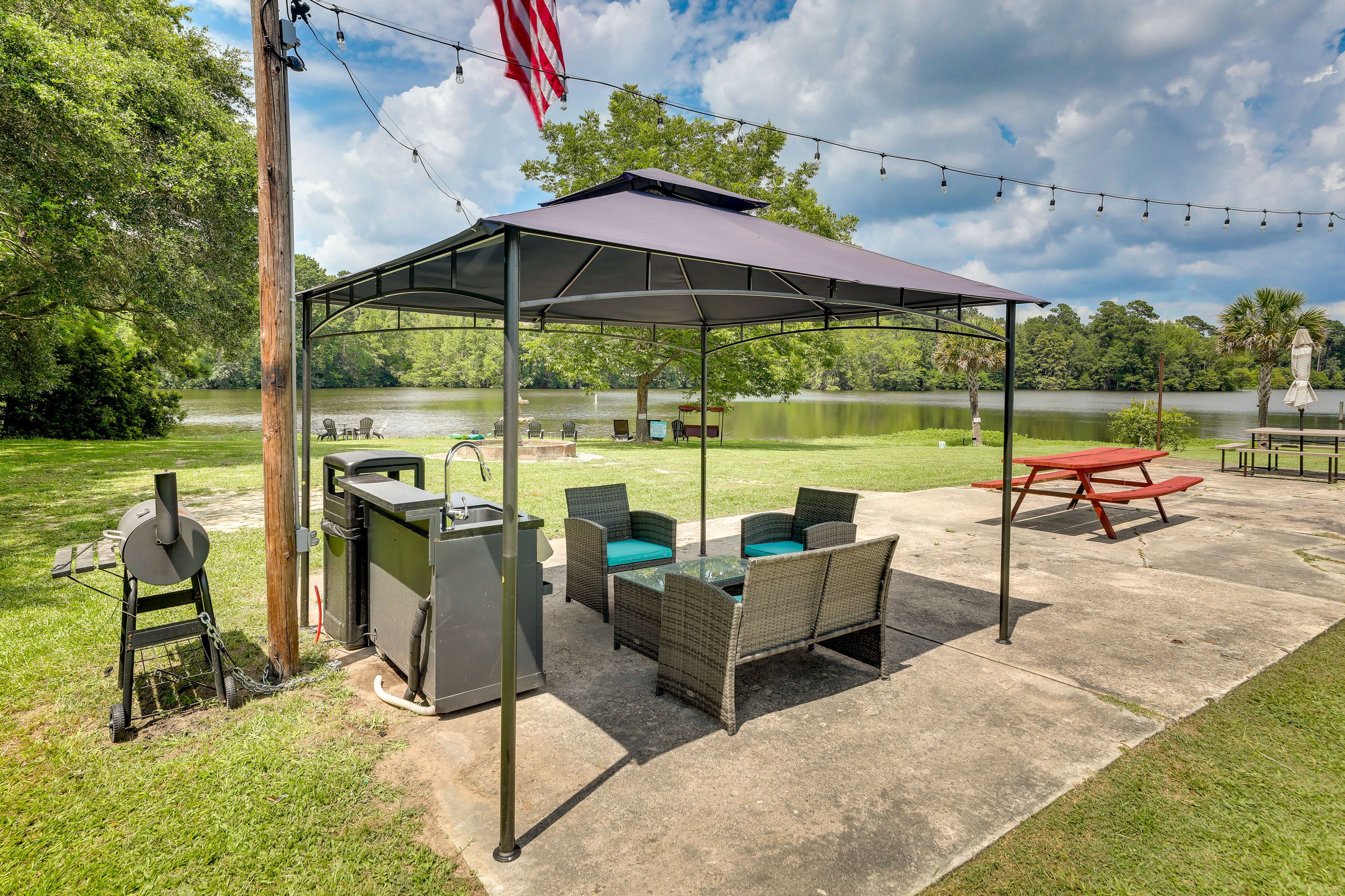 Bells Marina and Resort | Community Picnic Area
