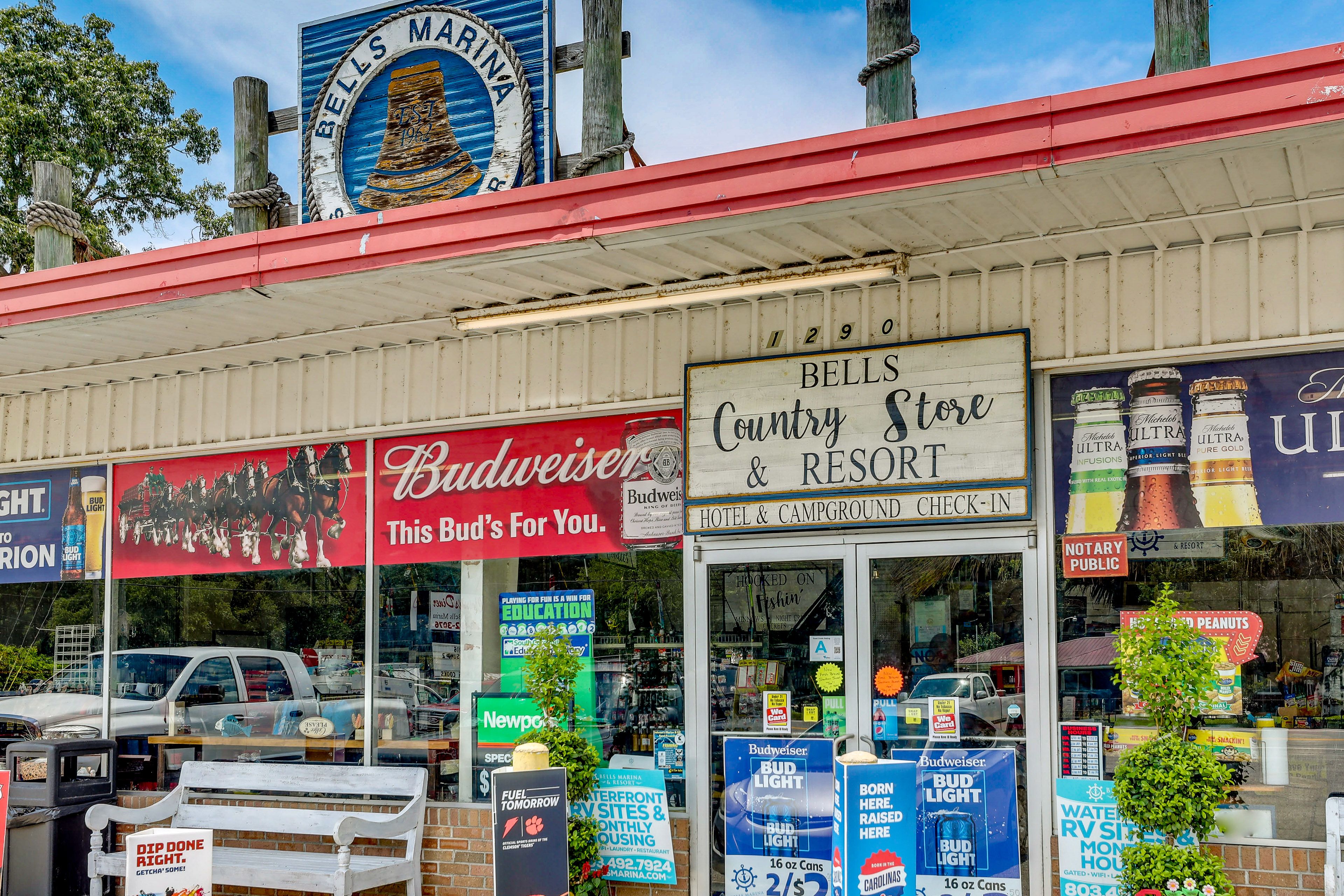 Bells Marina and Resort | Country Store