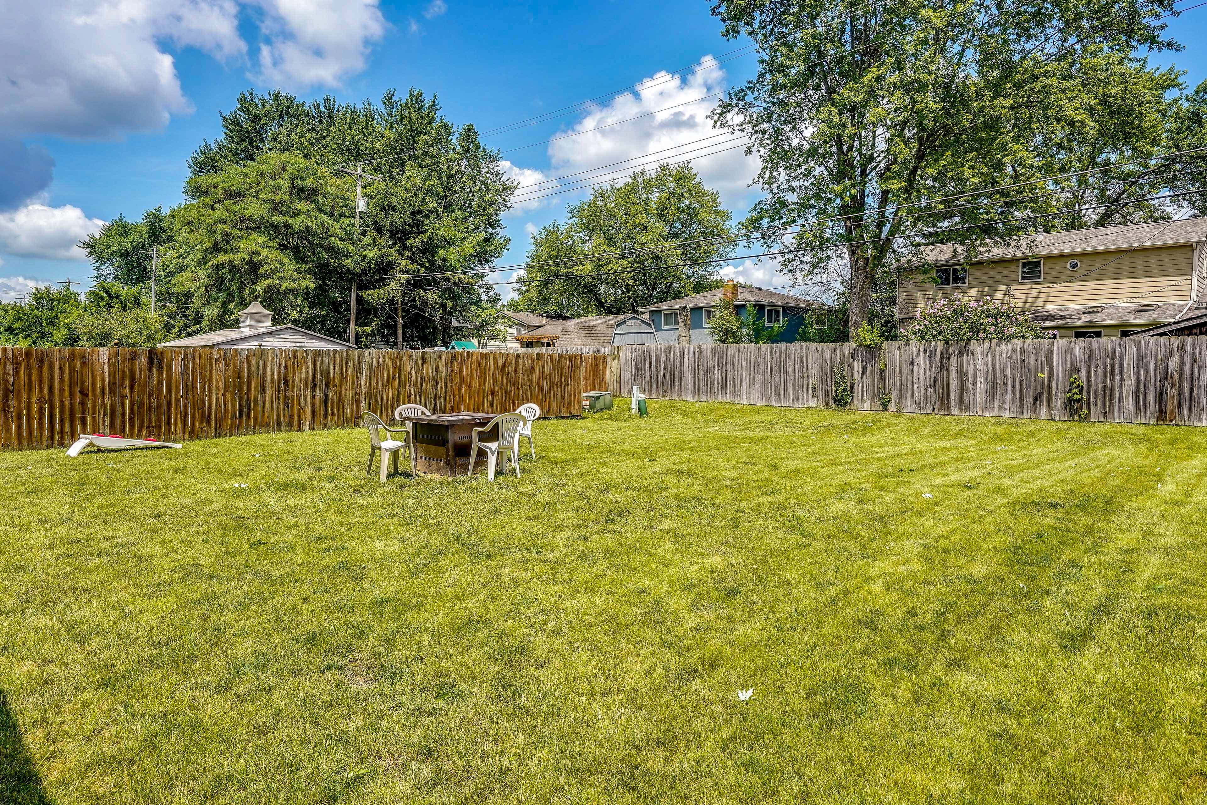 Fenced-In Yard | Cornhole