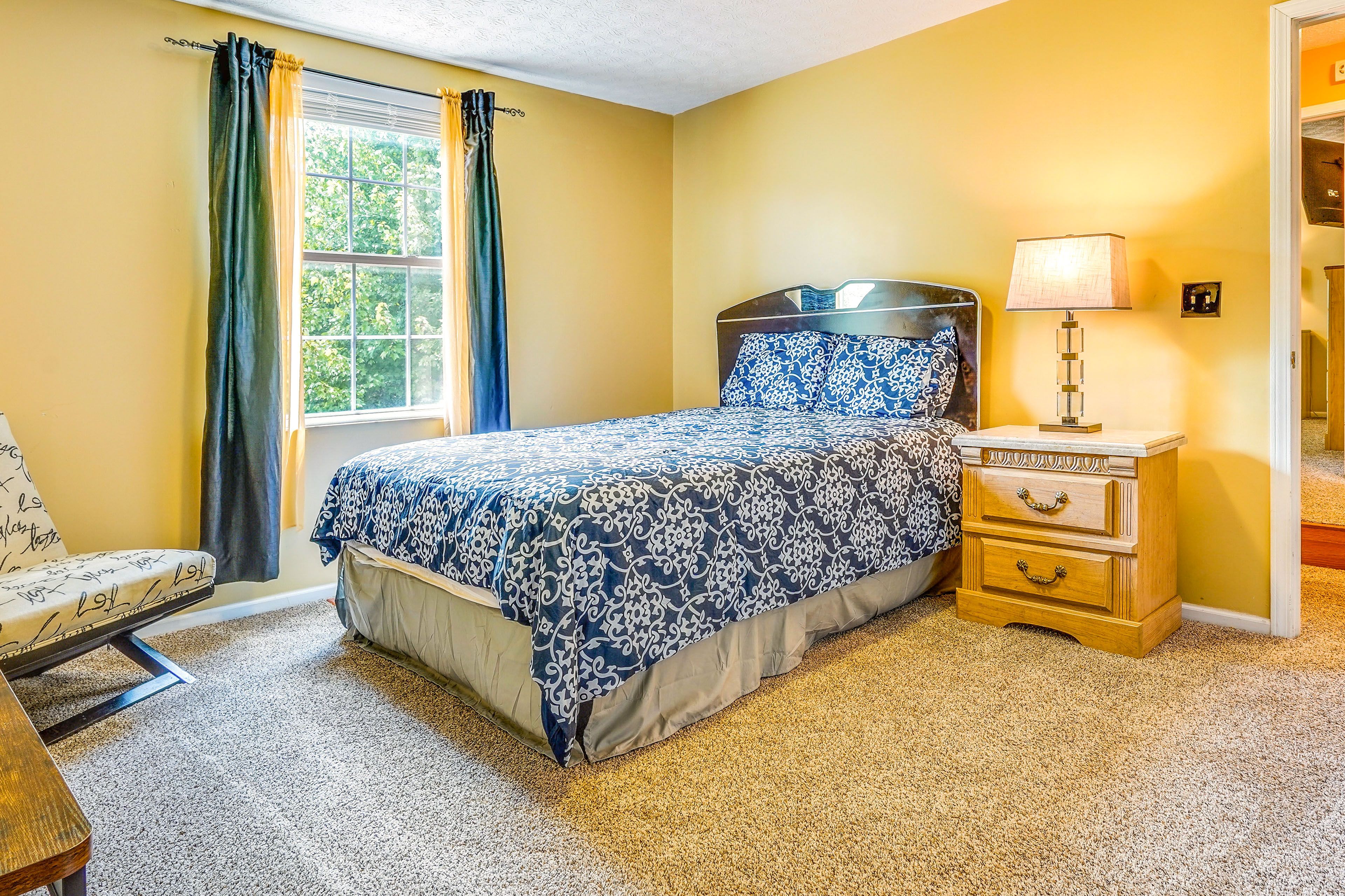 Bedroom 1 | 2nd Floor | Queen Bed | Linens Provided | Smart TV