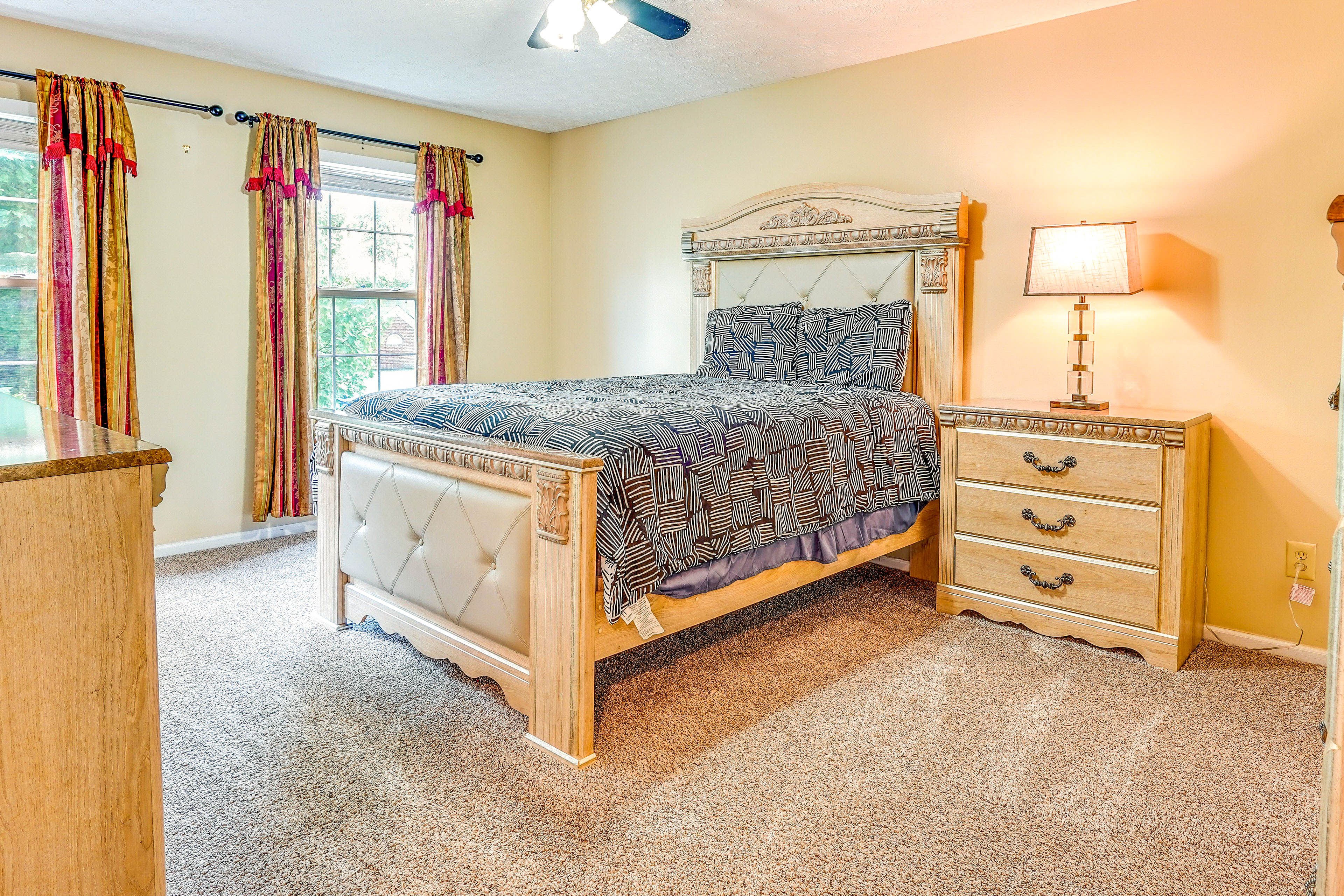 Bedroom 3 | 2nd Floor | Queen Bed | Smart TV