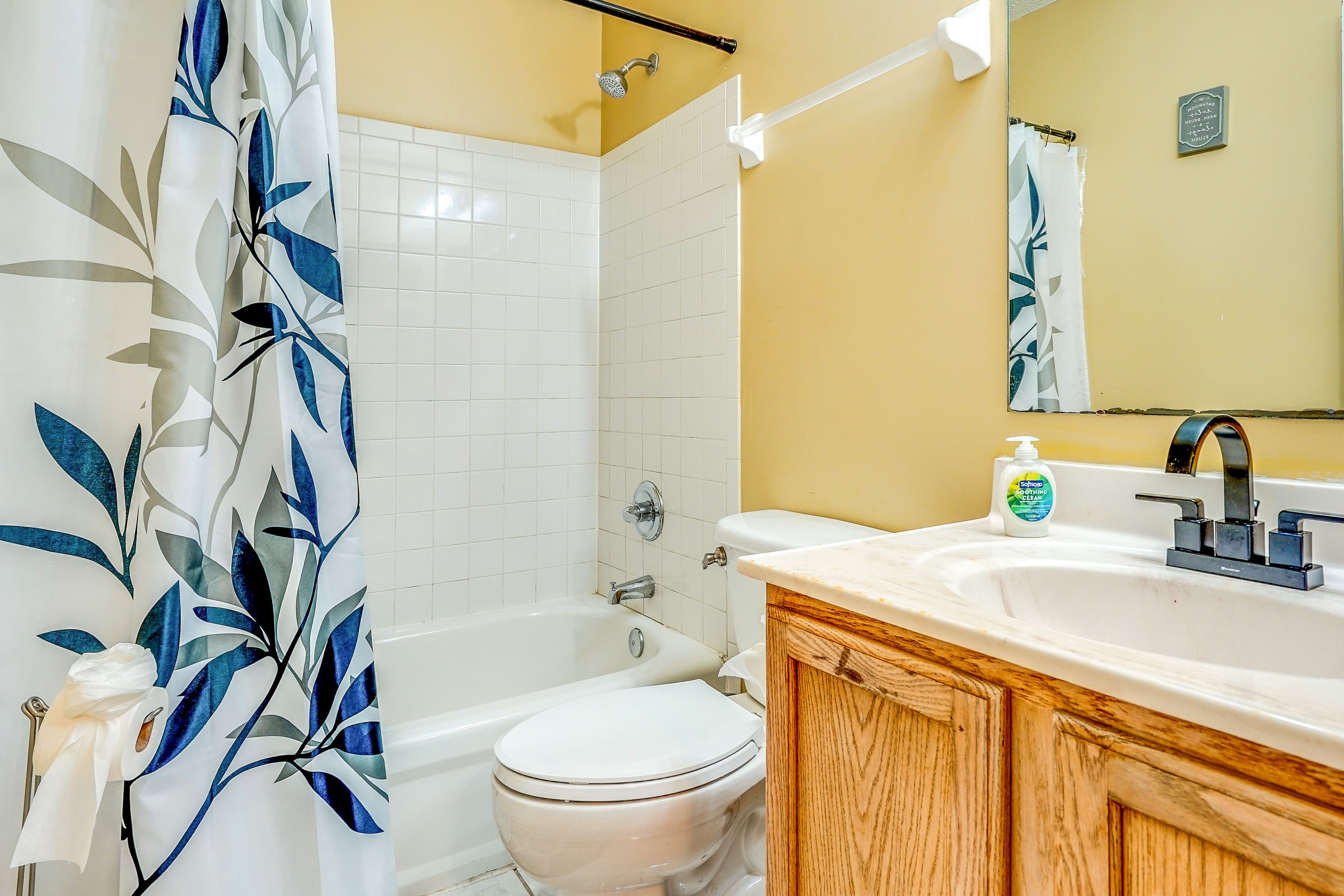 Full Bathroom | 2nd Floor | Shower/Tub Combo | Hair Dryer