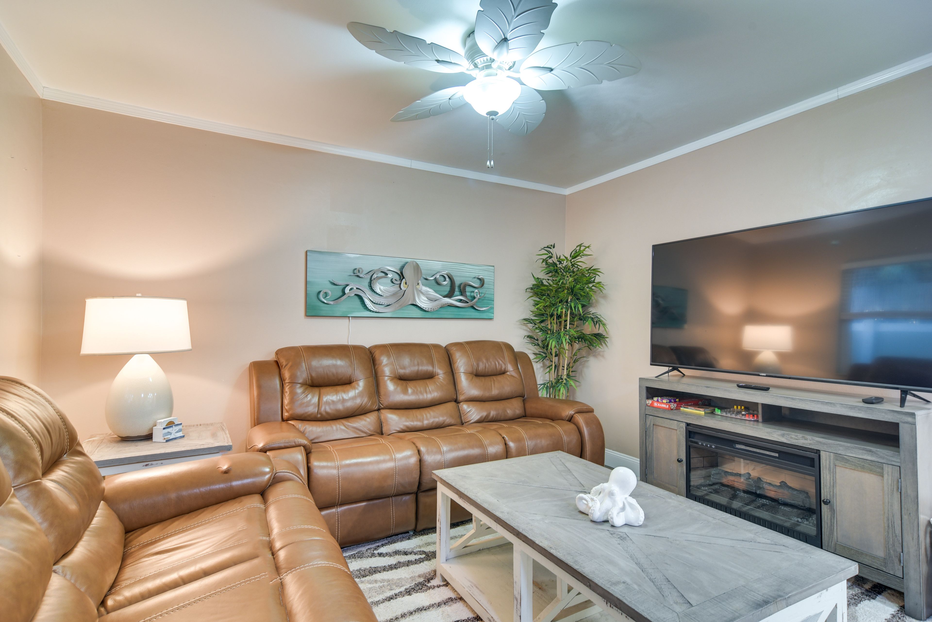 Interior | Central Heating & A/C | Free WiFi