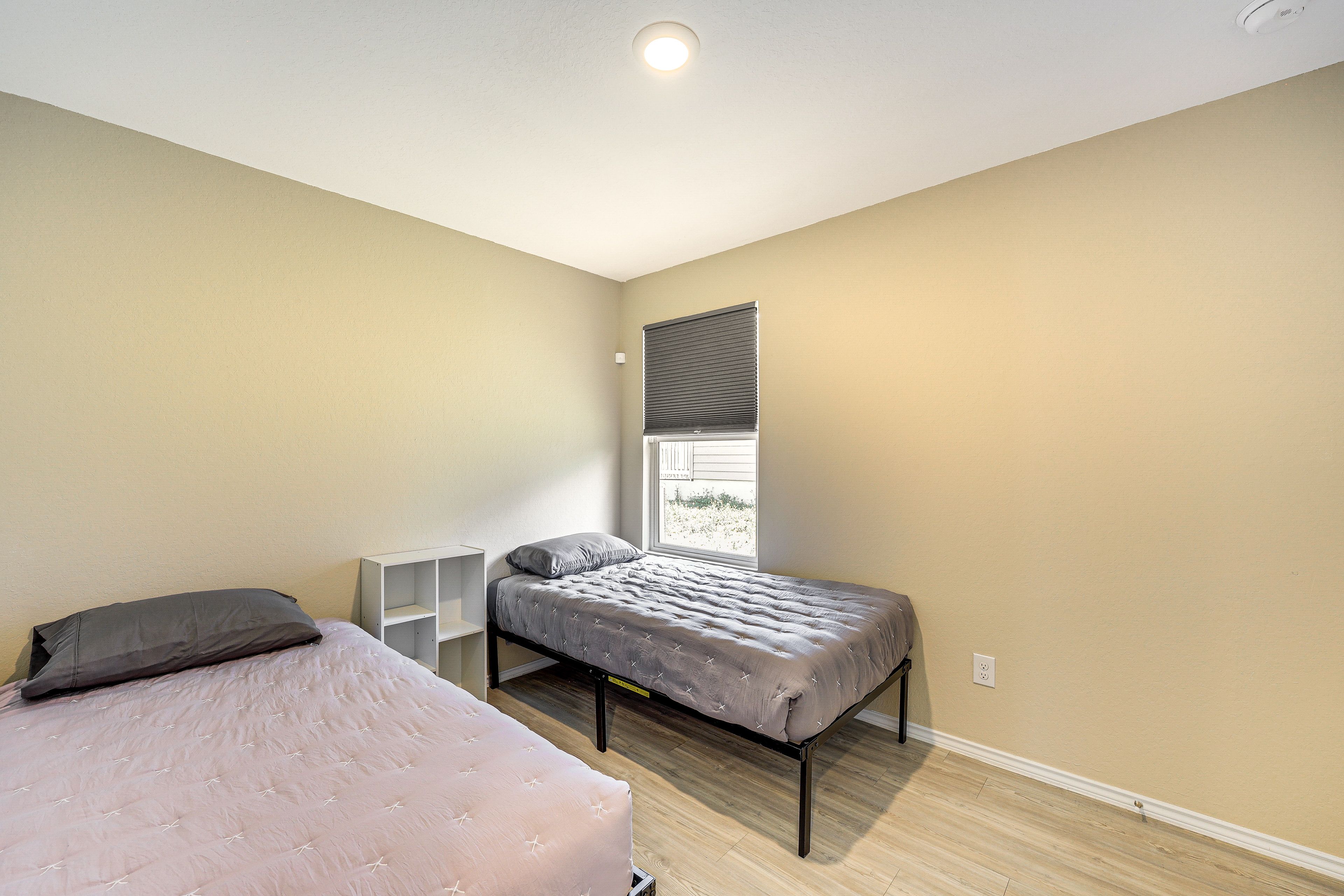 Bedroom 2 | 2 Twin Beds