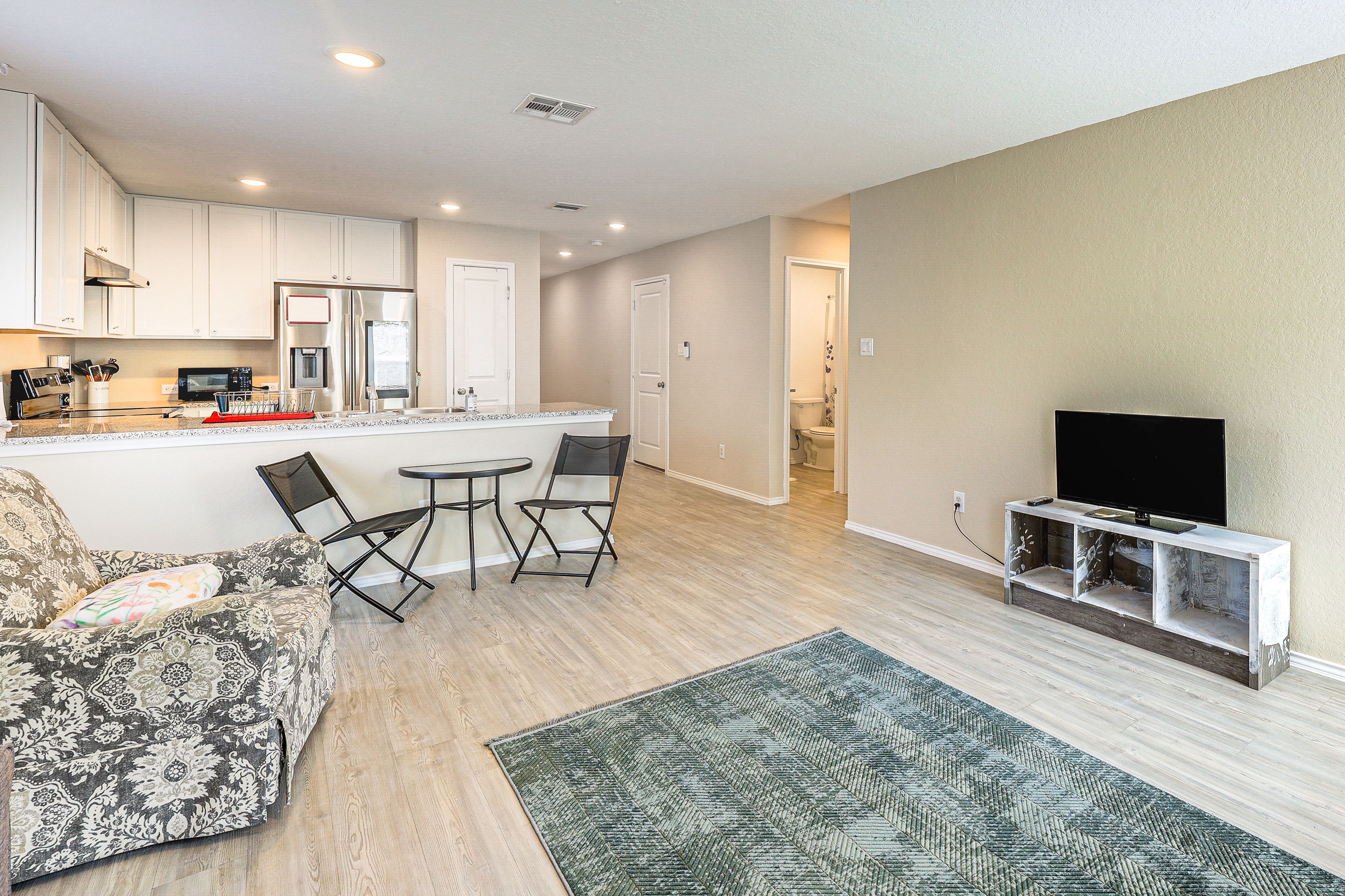 Living Room | Free WiFi | Smart TV | Central A/C | Twin Sleeper Sofa