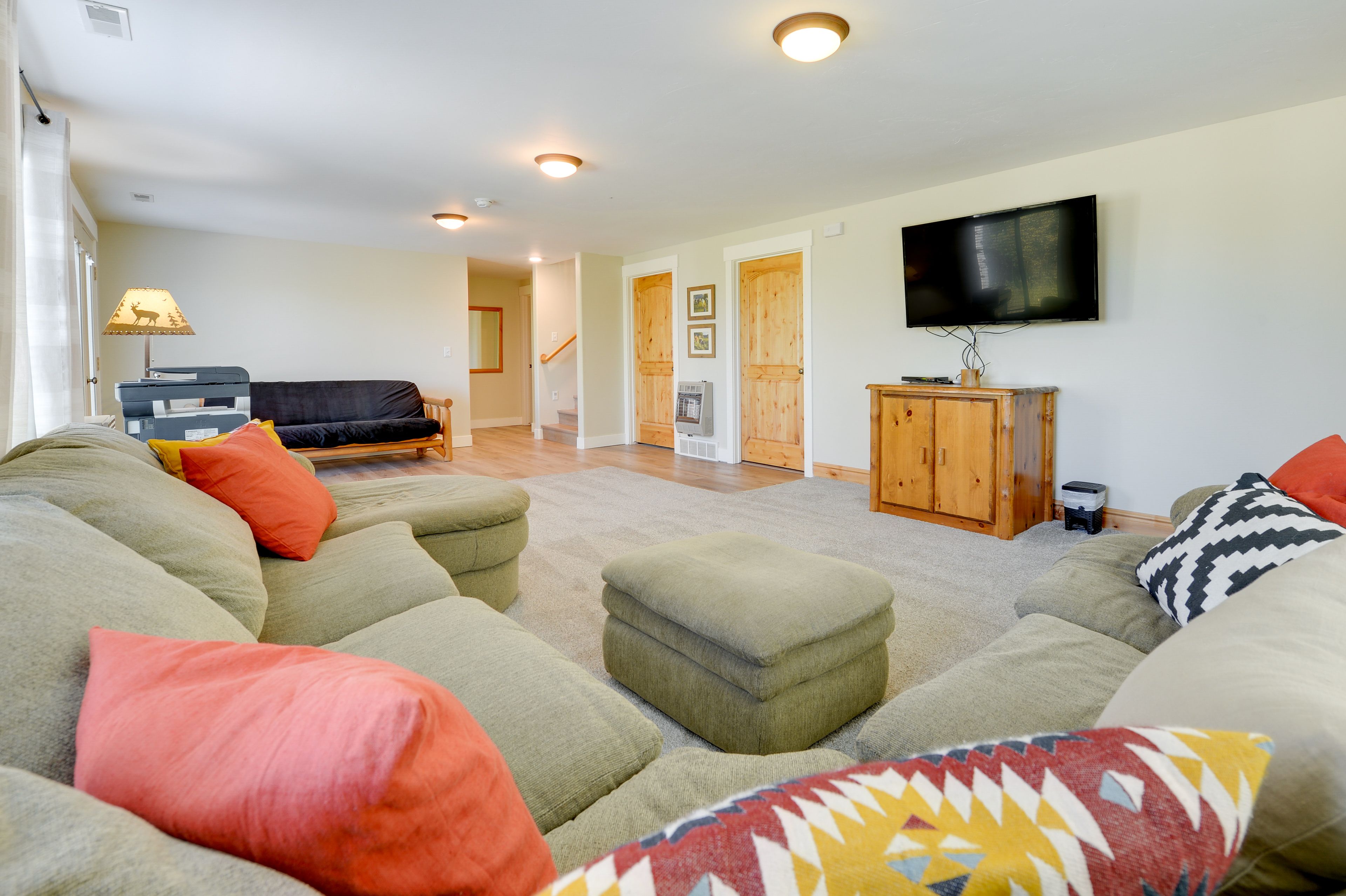 Family Room | King Mattress | Queen Mattress | 2 Full Mattresses | Ground Floor