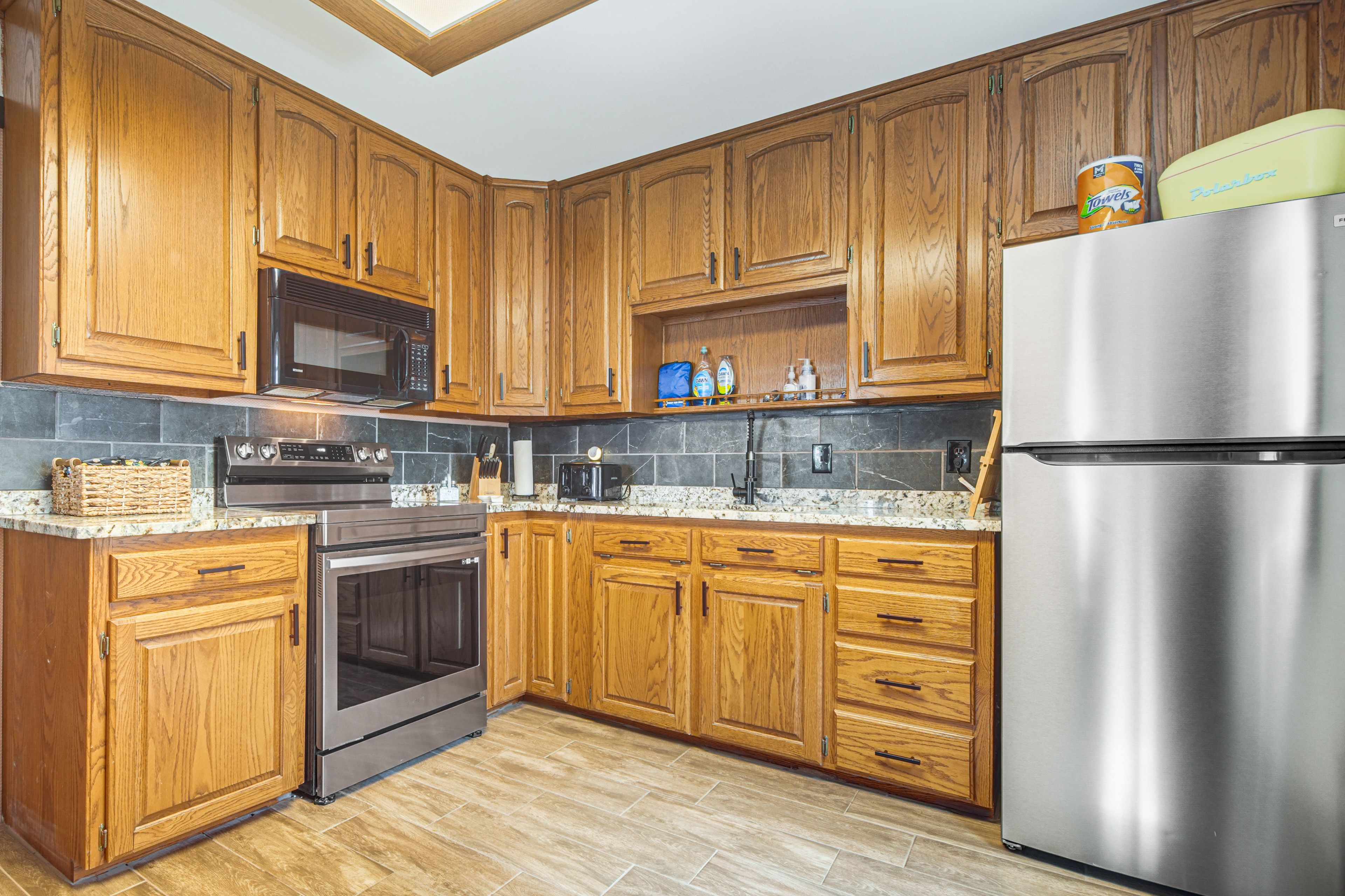 Kitchen | Cooking Basics | Coffee Maker | Paper Towels/Trash Bags Provided