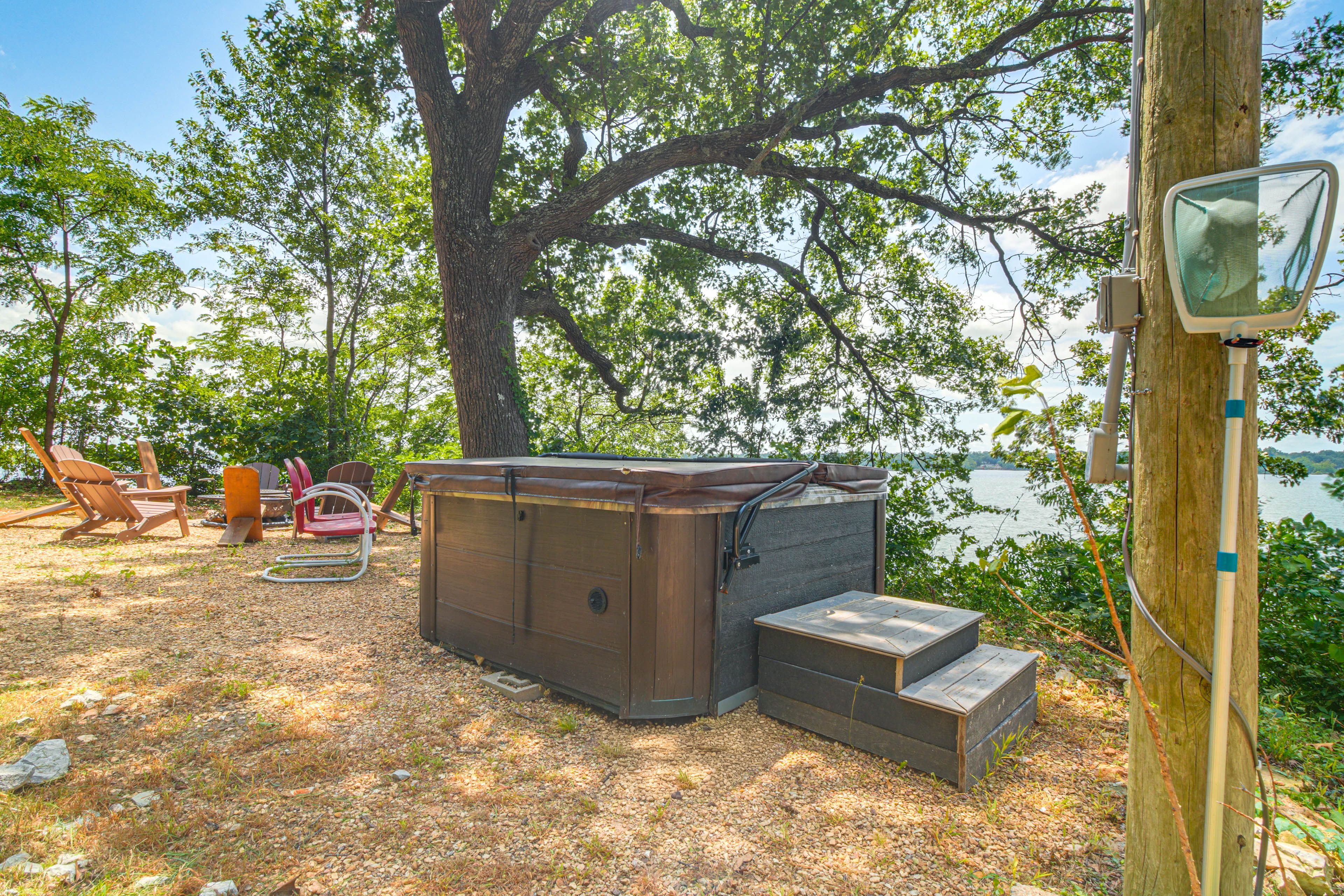 6-Person Hot Tub