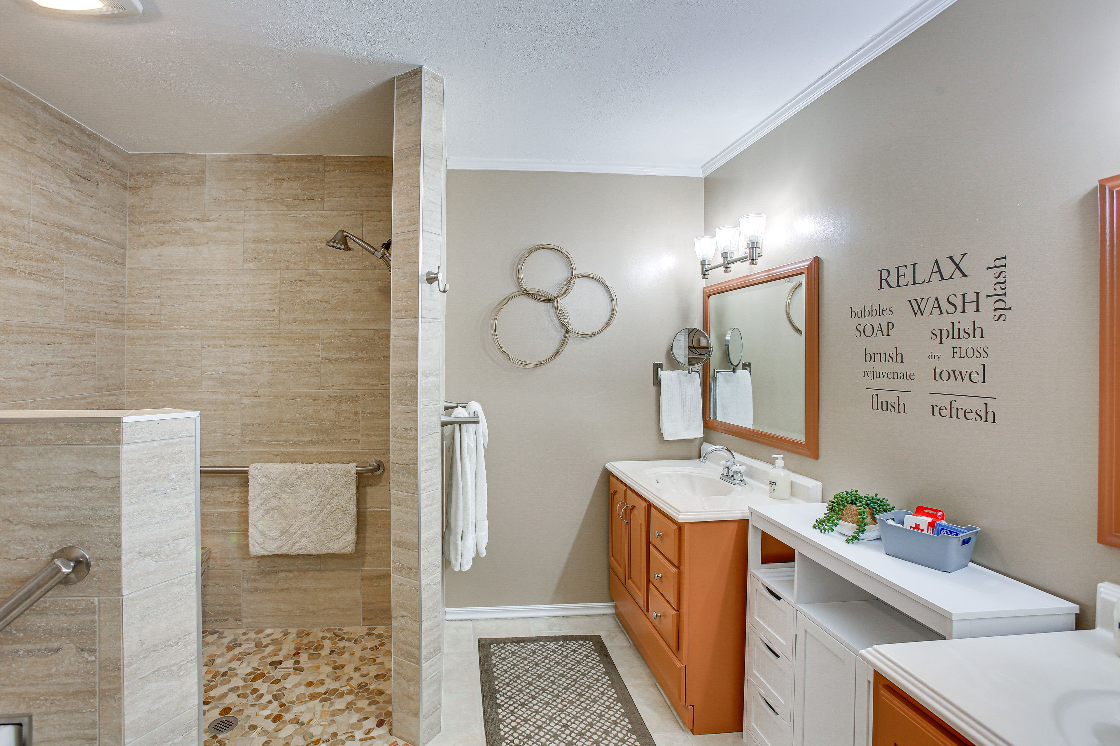 Full Bathroom | 1st Floor | Walk-In Shower | Towels Provided