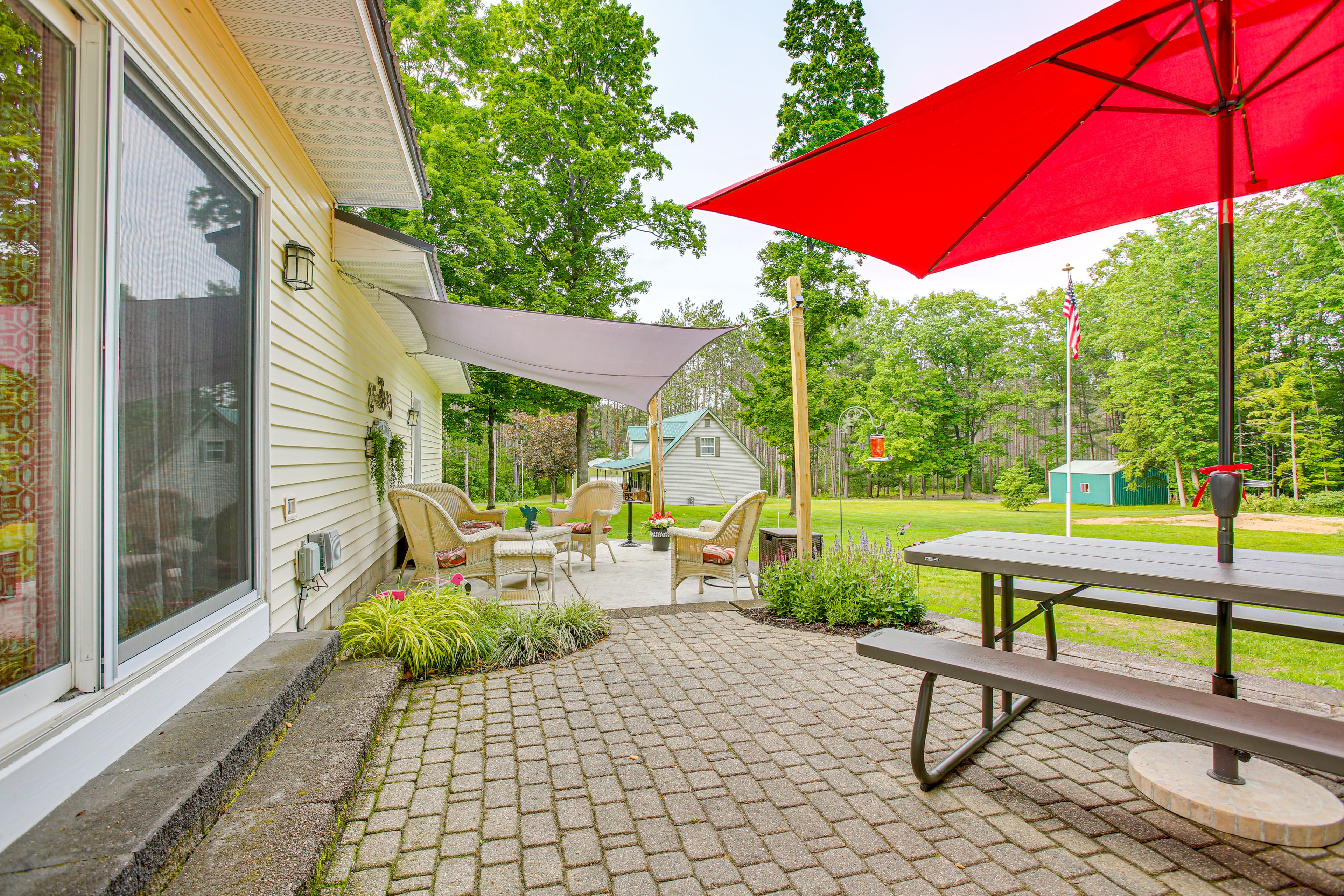 Patio | Gas Grill | Gas Fire Pit | Yard | Yard Games