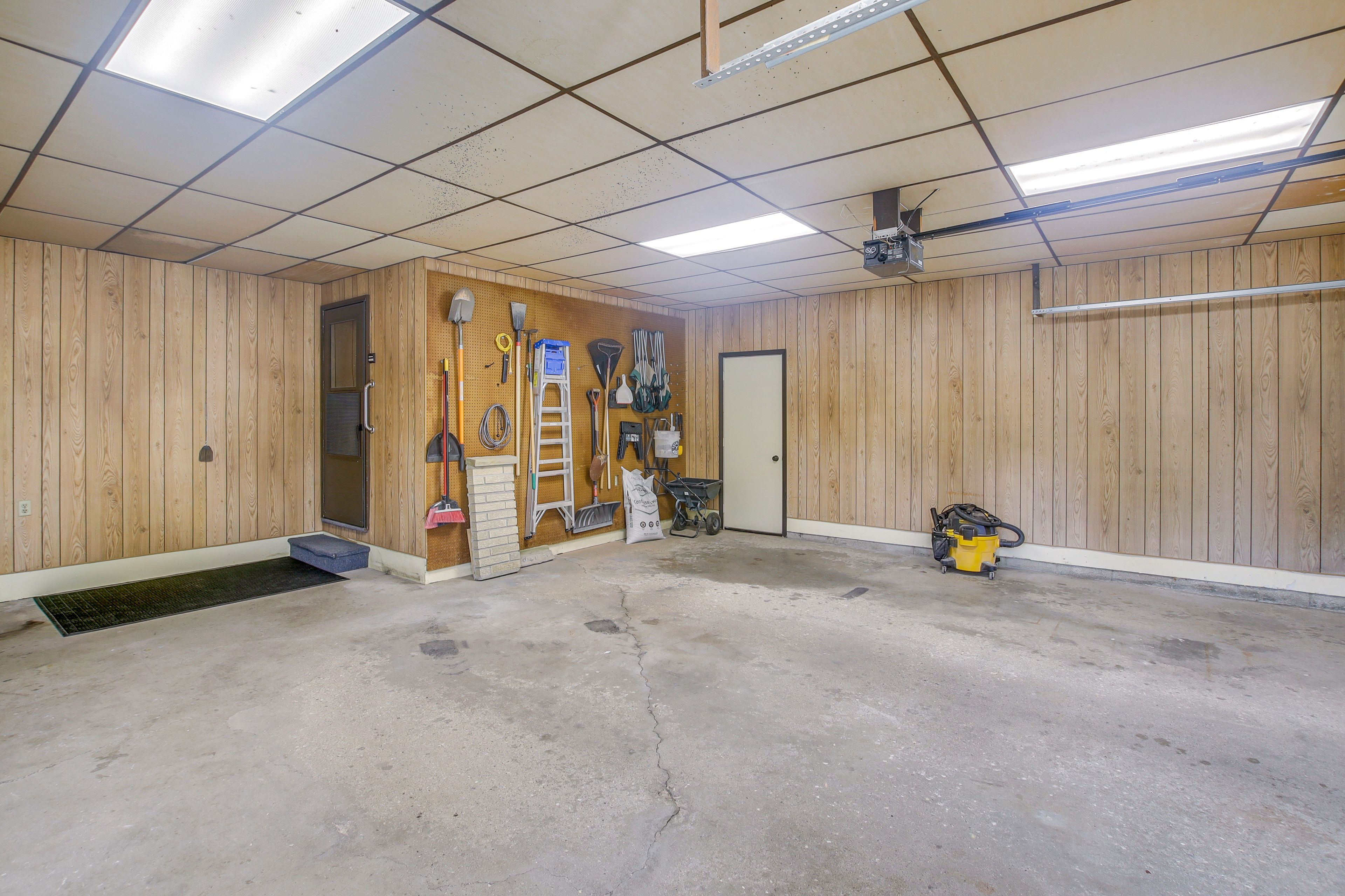 Parking | Garage (2 Vehicles)