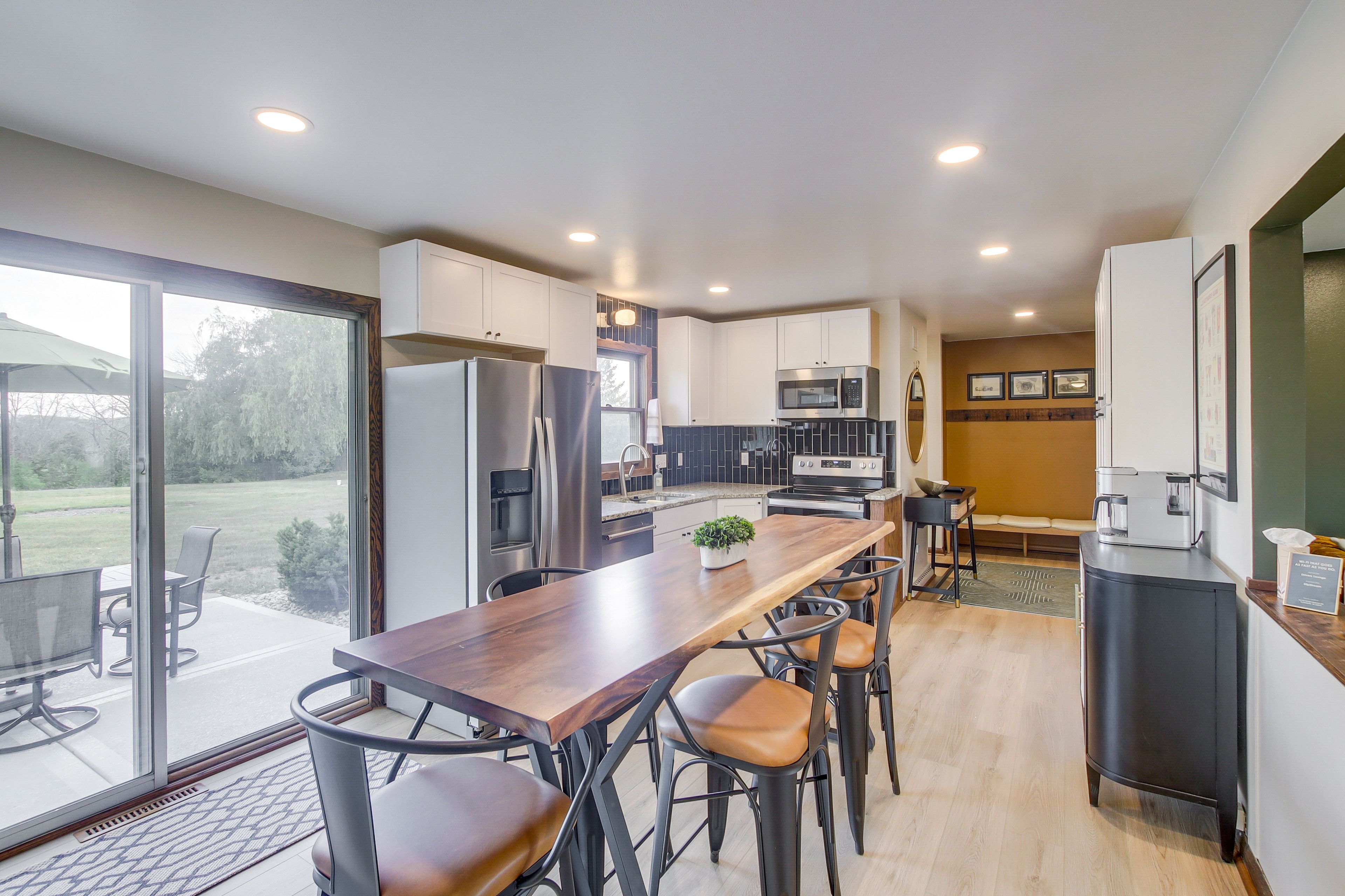 Kitchen | Dining Area