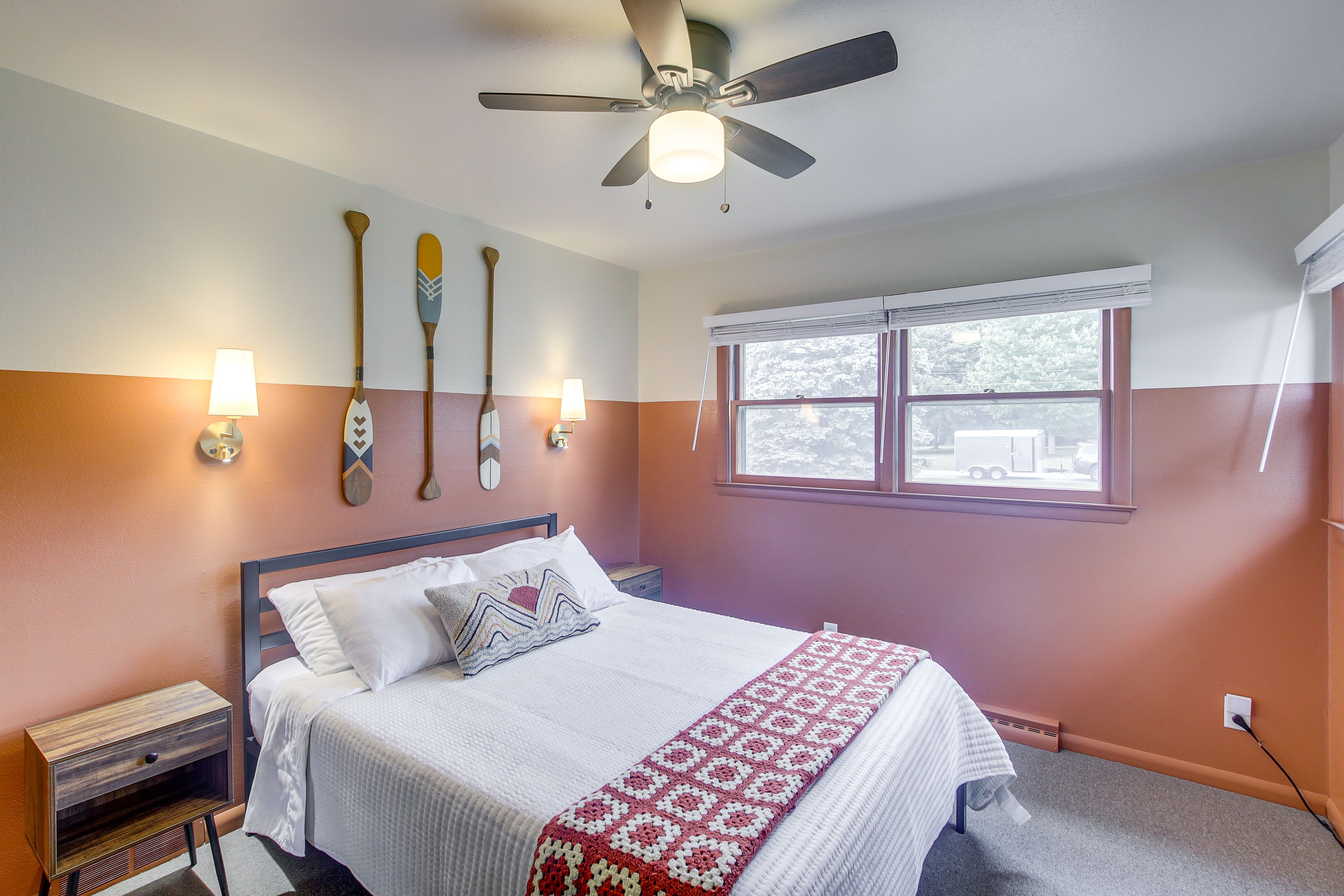 Bedroom 2 | Queen Bed