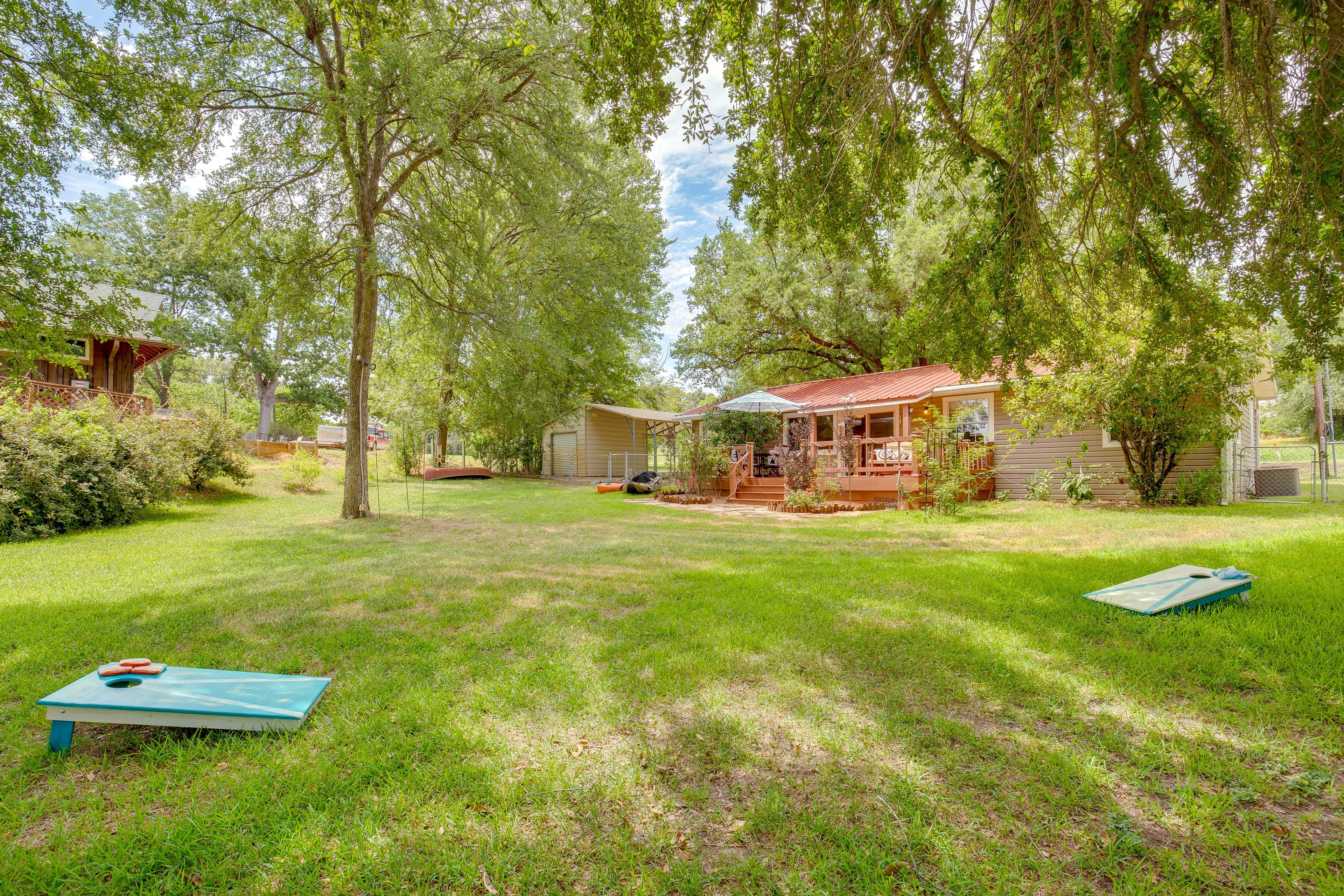 Fenced-In Yard | Cornhole