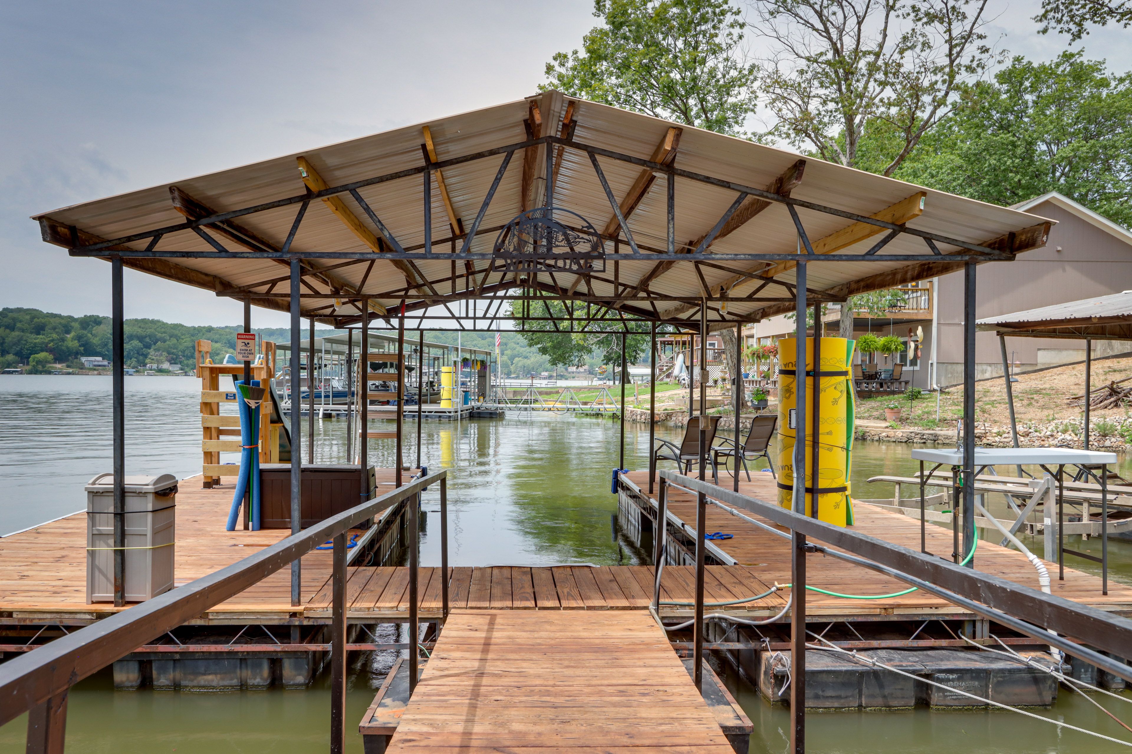 Dock | Fish Cleaning Station | Slide