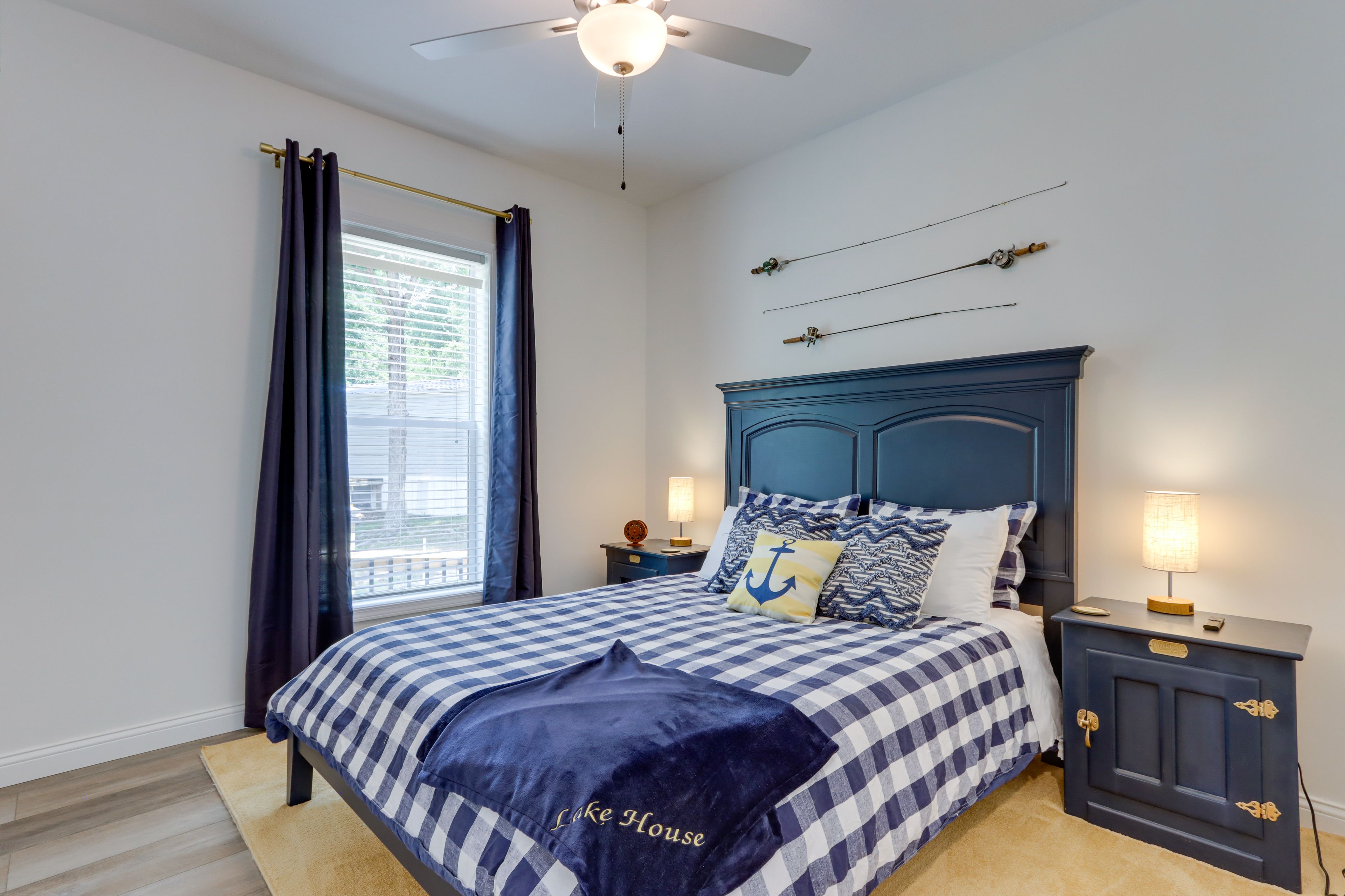 Bedroom 2 | Queen Bed