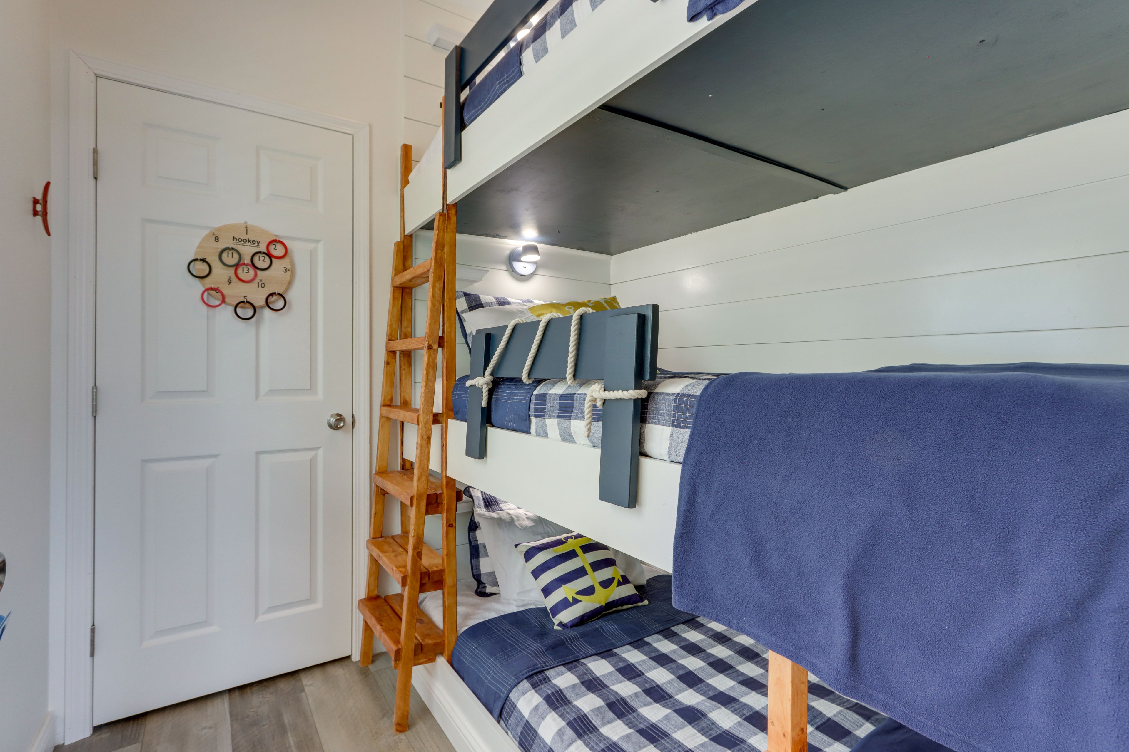 Bedroom 3 | 3 Twin XL Beds