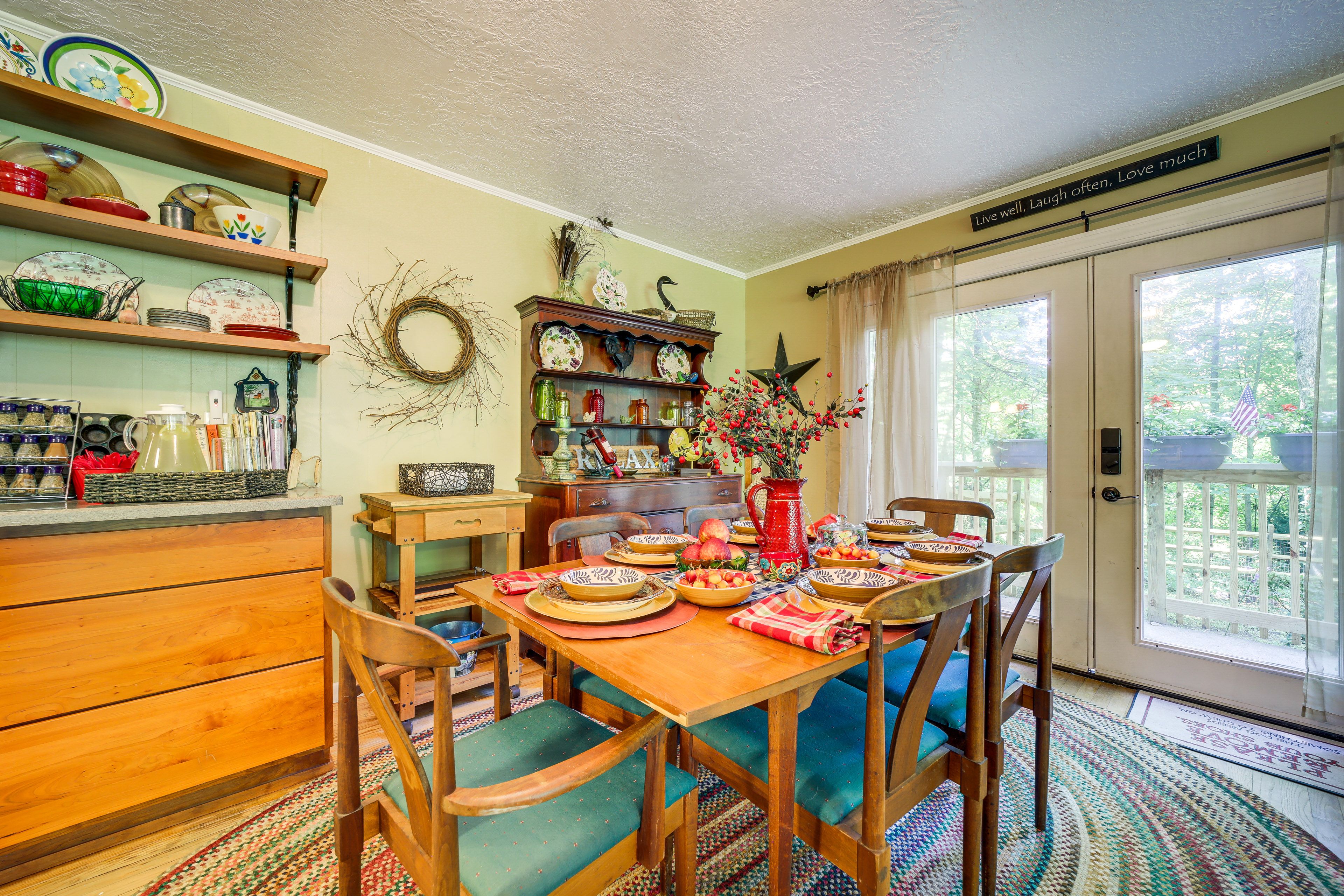 Dining Area | Dining Table | Dishware/Flatware