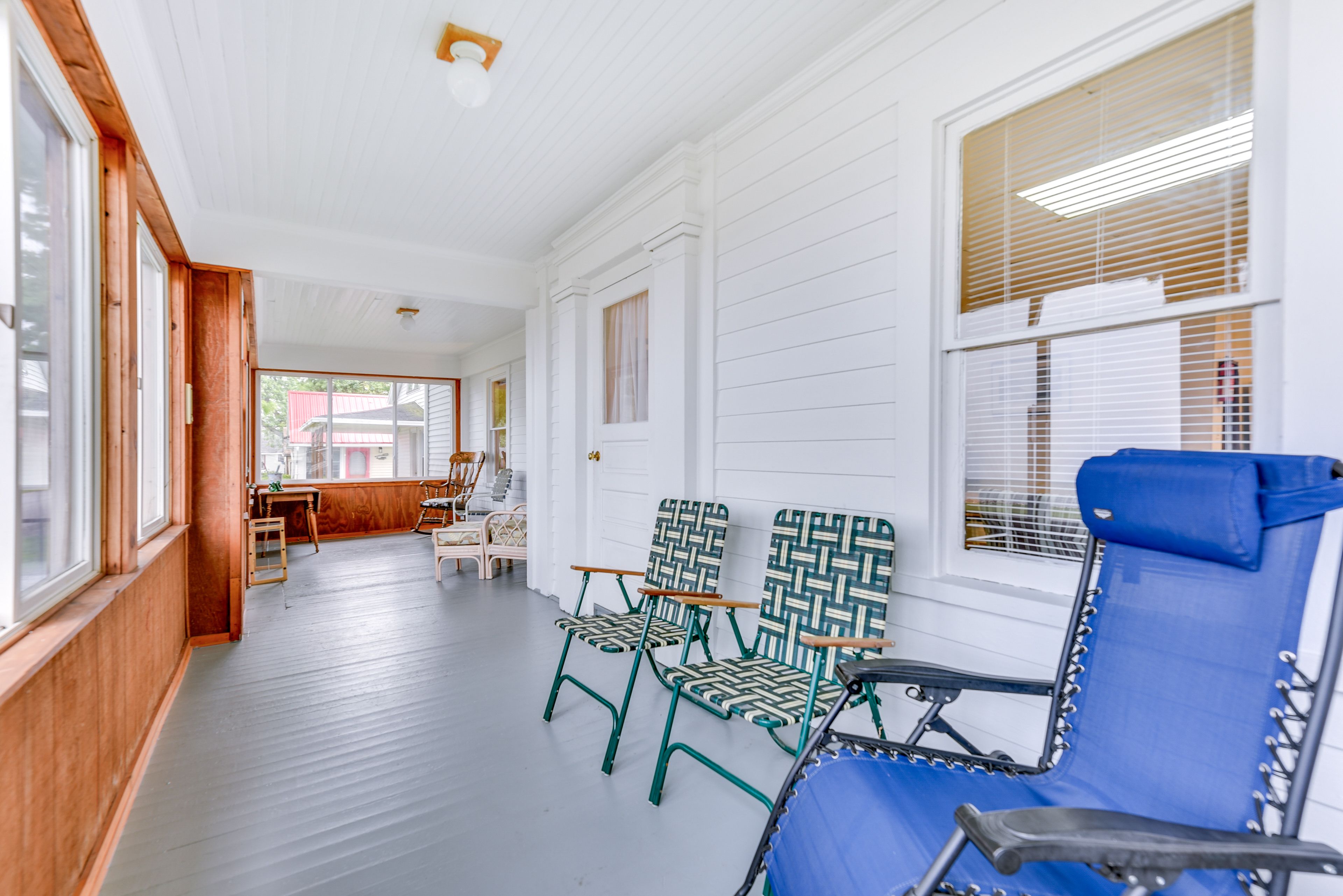Furnished 3-Season Room | Lake Views