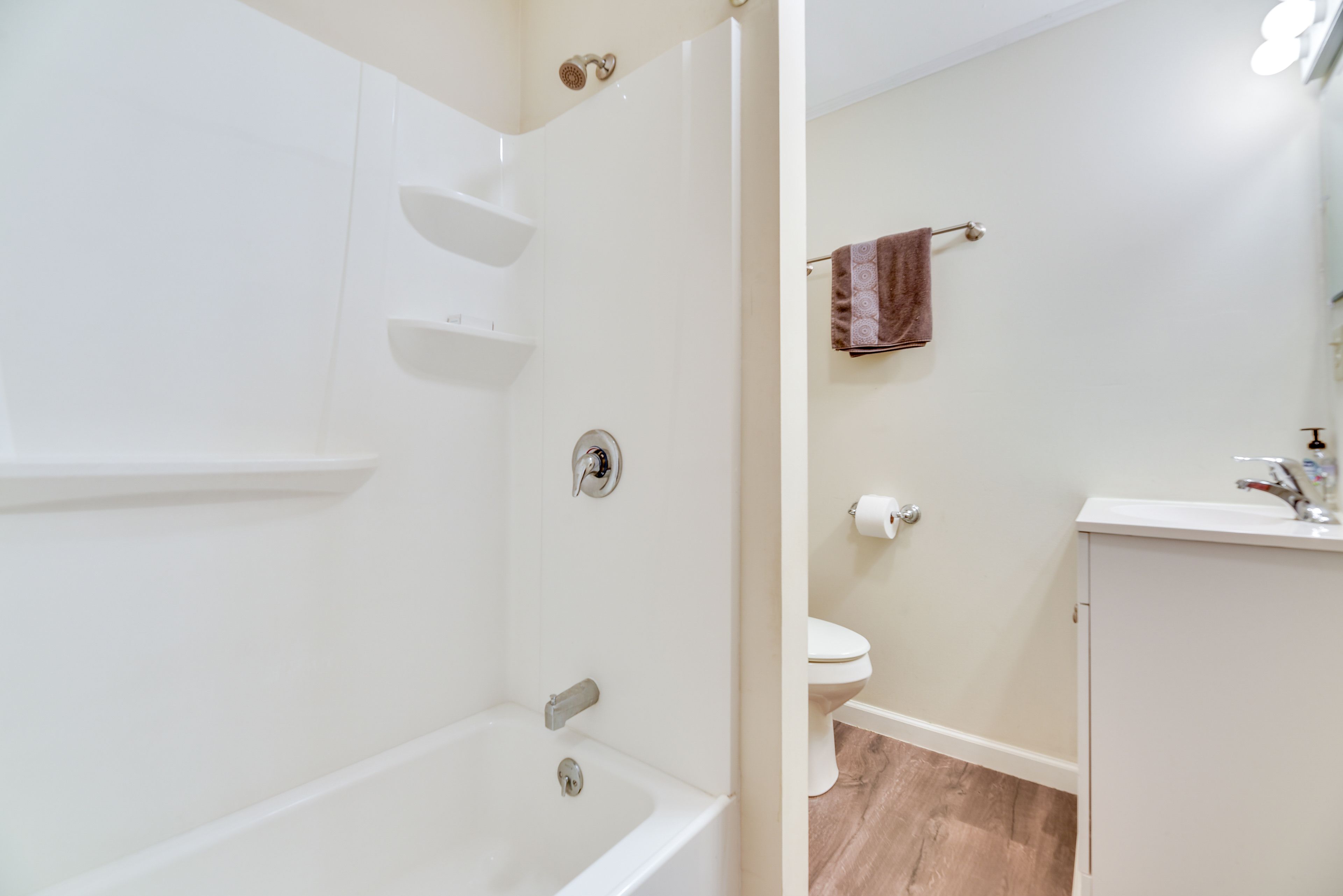 Full Bathroom | 1st Floor