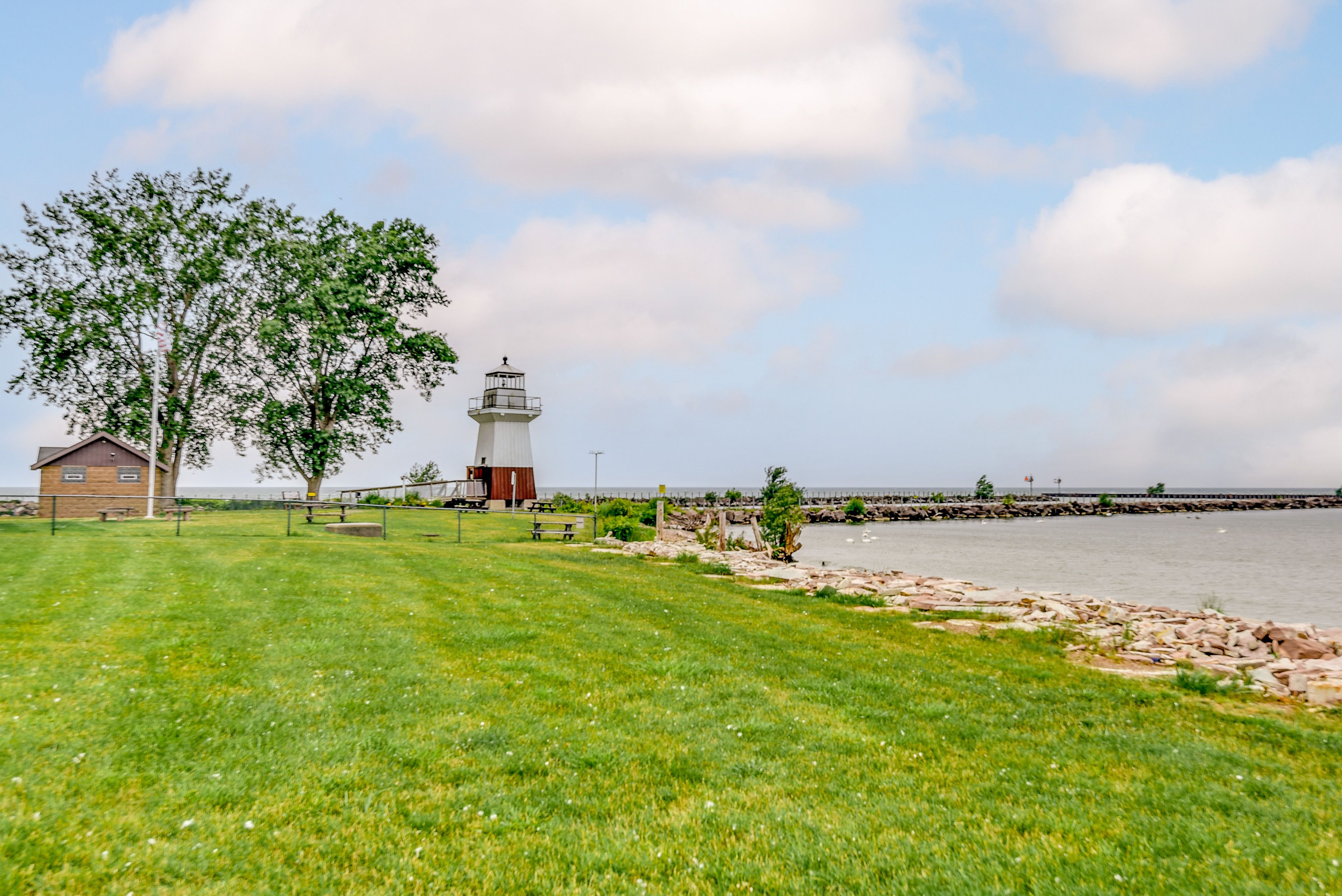 House Exterior | Walk to Oak Orchard Lighthouse